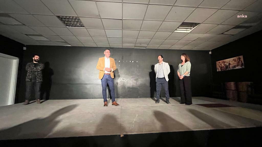 BURHANİYE BELEDİYESİ KENT TİYATROSU, DÜNYA TİYATROLAR GÜNÜNÜ KUTLADI