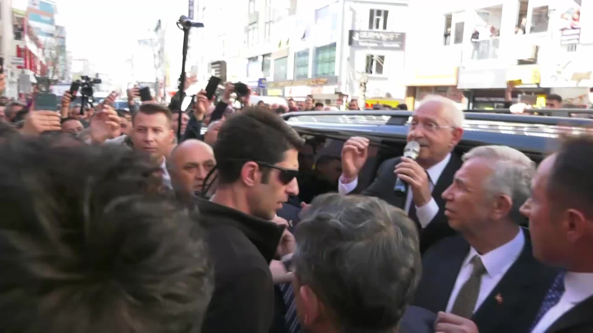 KILIÇDAROĞLU, KONYA EREĞLİ'DE YURTTAŞLARA SESLENDİ: “BÜTÜN GENÇ ARKADAŞLARIMDAN SÖZ ALDIM. SANDIĞA GİDECEĞİZ, OYUMUZU KULLANACAĞIZ”