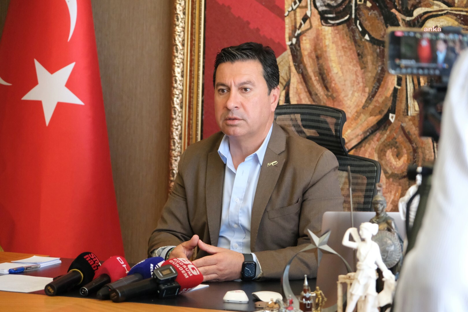 BODRUM BELEDİYE BAŞKANI ARAS: “KIYILARIMIZIN DOĞAL YAPISINI BOZMAYINIZ”