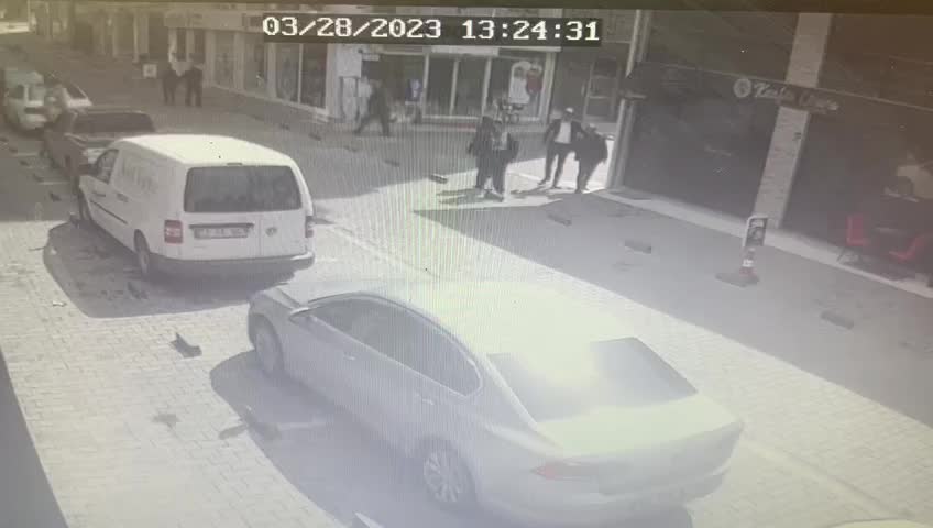 BELEDİYE-İŞ SENDİKASI RİZE-ARTVİN ŞUBESİ BAŞKANI, BELEDİYE İŞÇİSİNE SİLAH ÇEKTİĞİ GEREKÇESİYLE GÖZALTINA ALINDI