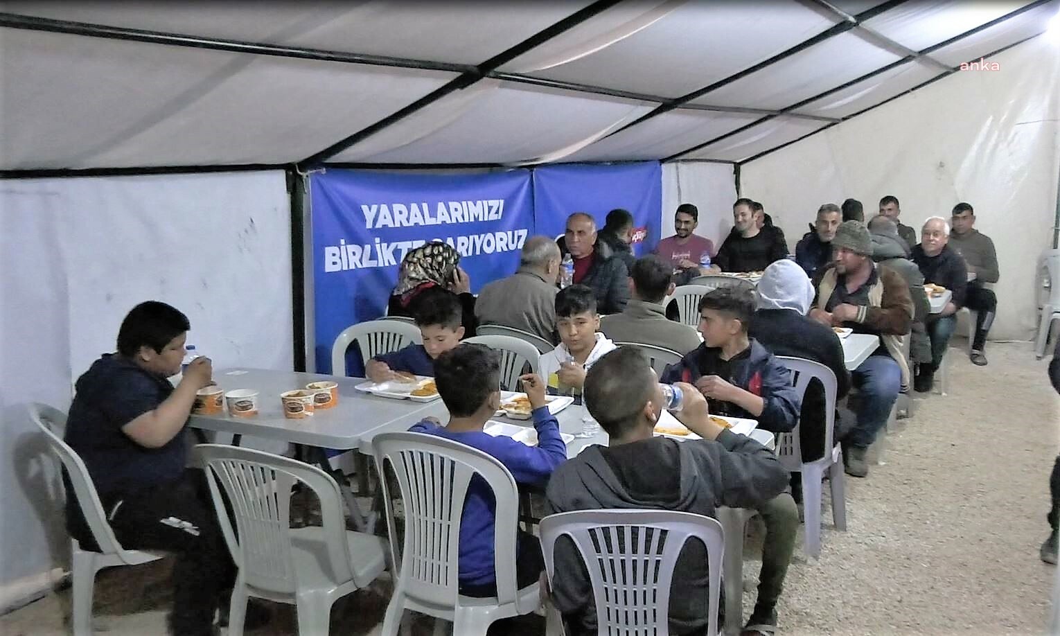 ANTALYA BÜYÜKŞEHİR BELEDİYESİ, GAZİANTEP’TE İFTAR ÇADIRLARI KURULDU