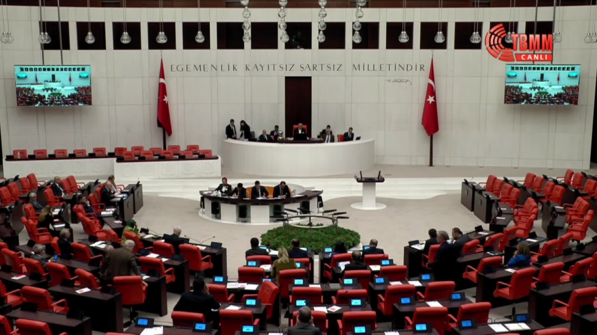 SARUHAN OLUÇ: “BİR İFTAR SOFRASI KURMANIN MALİYETİ BİN 371 LİRA. RAMAZAN PİDESİ SON İKİ YILDA YÜZDE 204 ZAMLANMIŞ VAZİYETTE. İNSANLAR NASIL İFTAR YAPIYORLAR?"