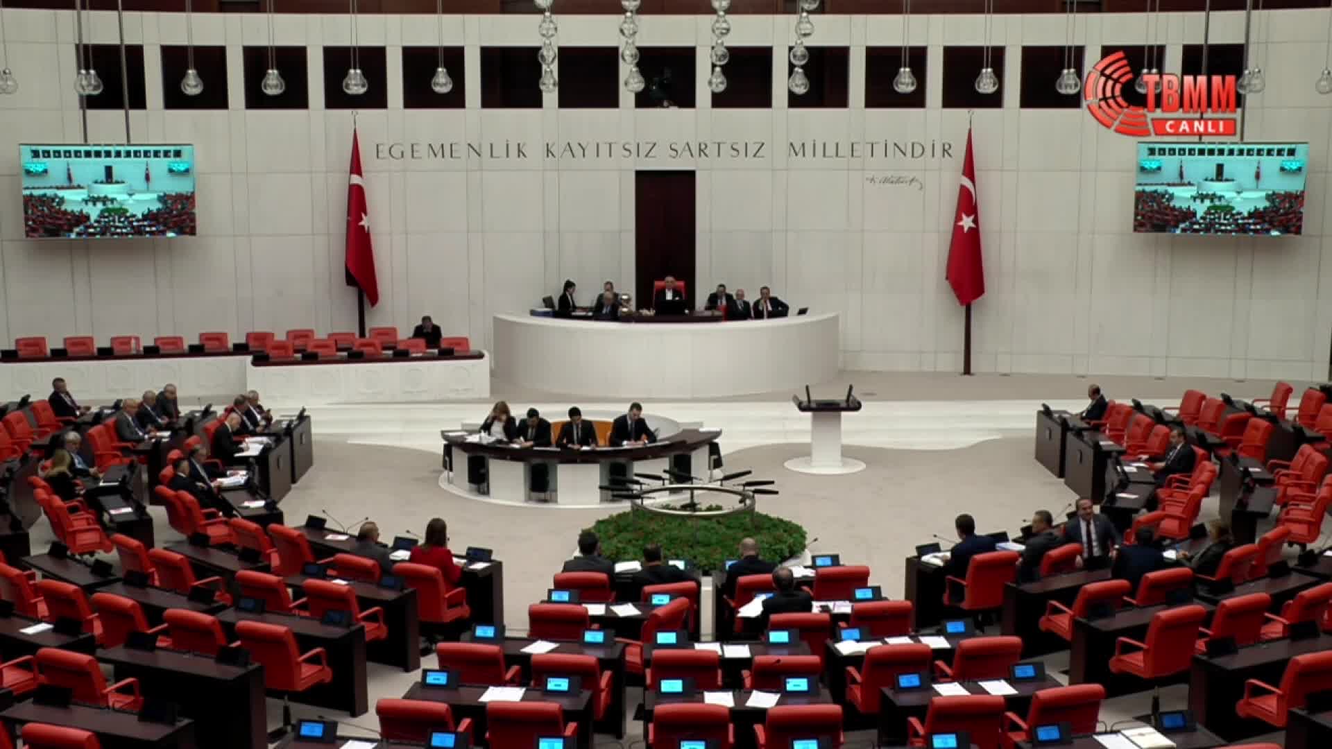 MERAL DANIŞ BEŞTAŞ, "ÇAYAN VE 9 YOLDAŞINI" ANDI: “ON'LARA VERDİĞİMİZ SÖZÜ VE KAZANACAĞIMIZ BİR DÜNYA OLDUĞU GERÇEĞİNİ HİÇ UNUTMADIK. BURADAYIZ, BİRLİKTE DEĞİŞTİRECEĞİZ”