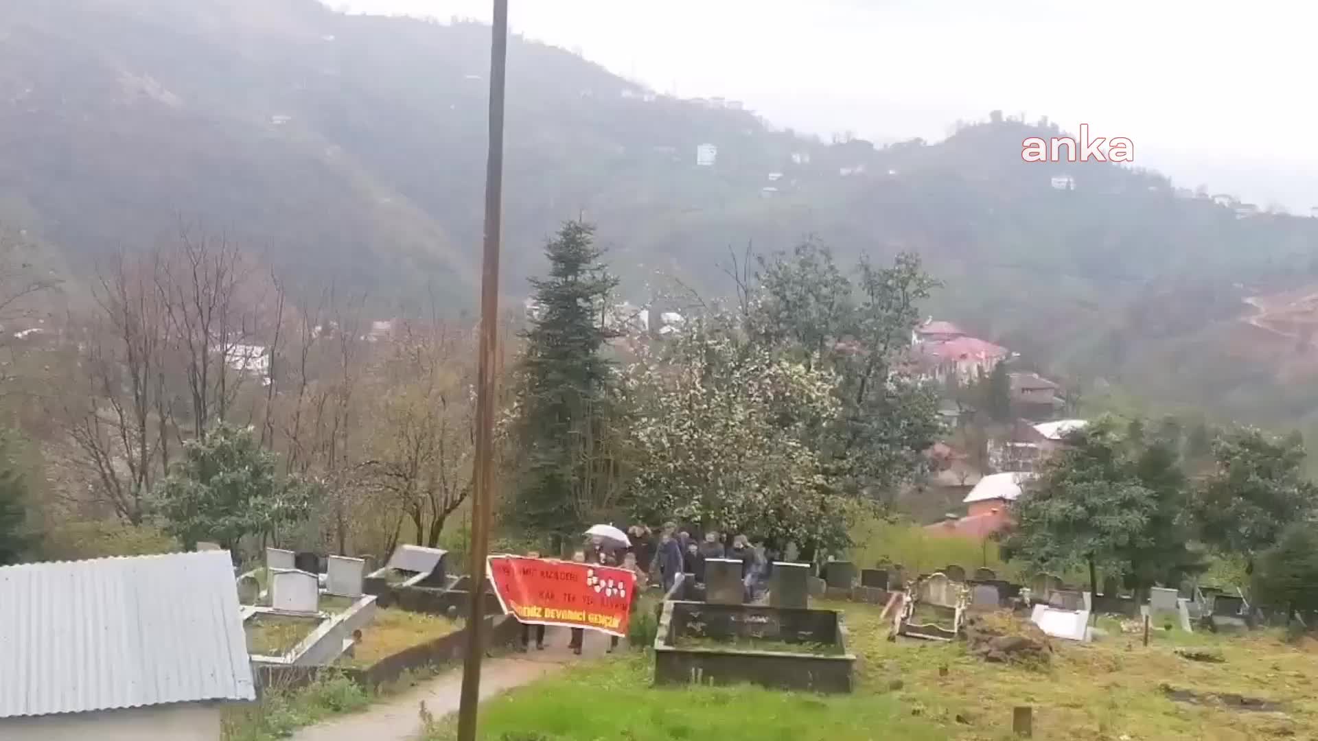 KIZILDERE'DE YAŞAMINI  YİTİREN CİHAN ALPTEKİN 51. ÖLÜM YILDÖNÜMÜNDE MEZARI BAŞINDA ANILDI