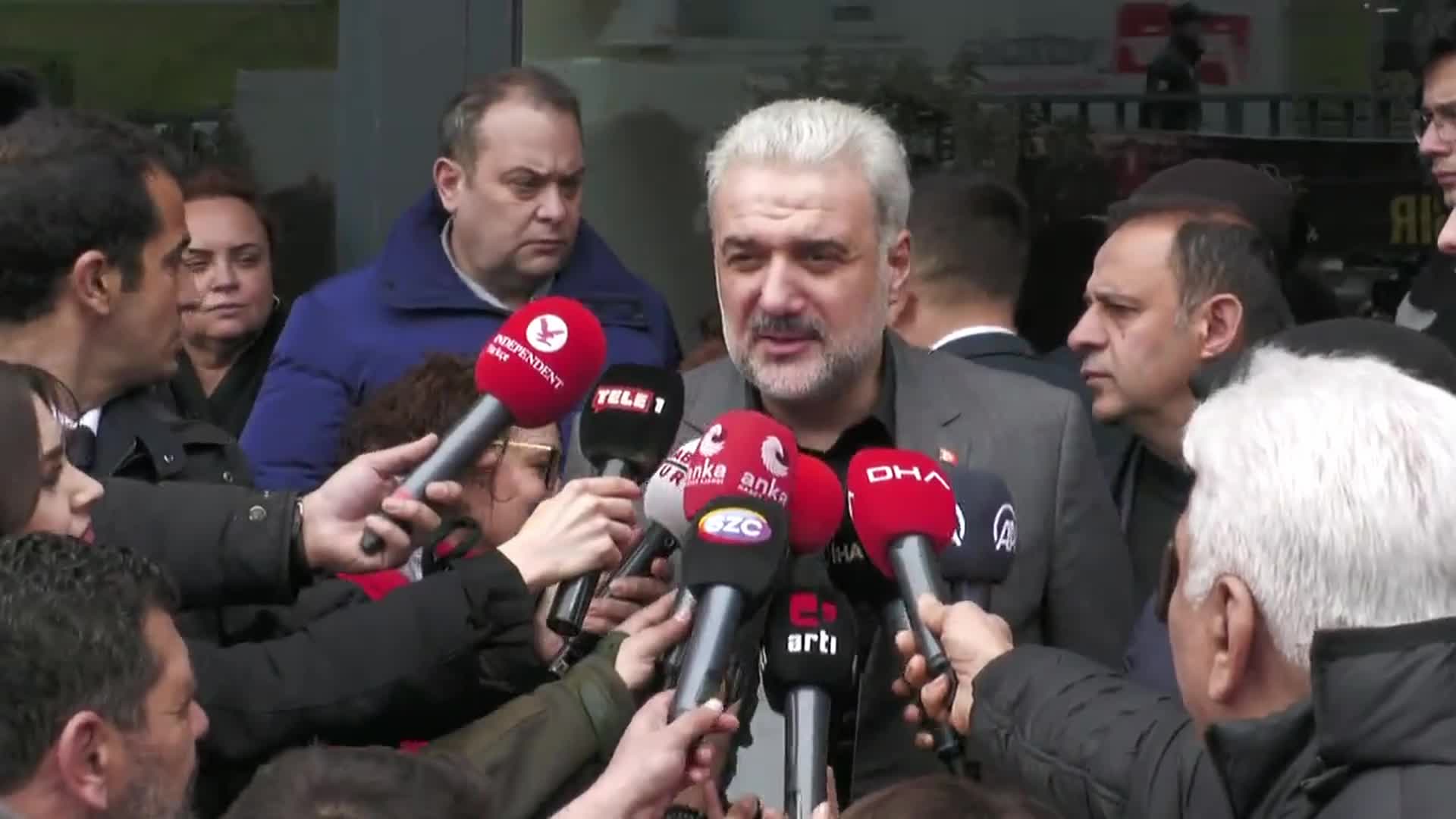 AKP İSTANBUL İL BAŞKANI KABAKTEPE, SİLAHLI SALDIRIYA UĞRAYAN İYİ PARTİ İSTANBUL İL BAŞKANLIĞI’NI ZİYARET ETTİ: “AMASIZ VE FAKATSIZ, BU VE BENZERİ TERÖR HADİSELERİNİN, ŞİDDET HADİSELERİNİN KARŞISINDA DURMAYA DEVAM EDECEĞİZ”