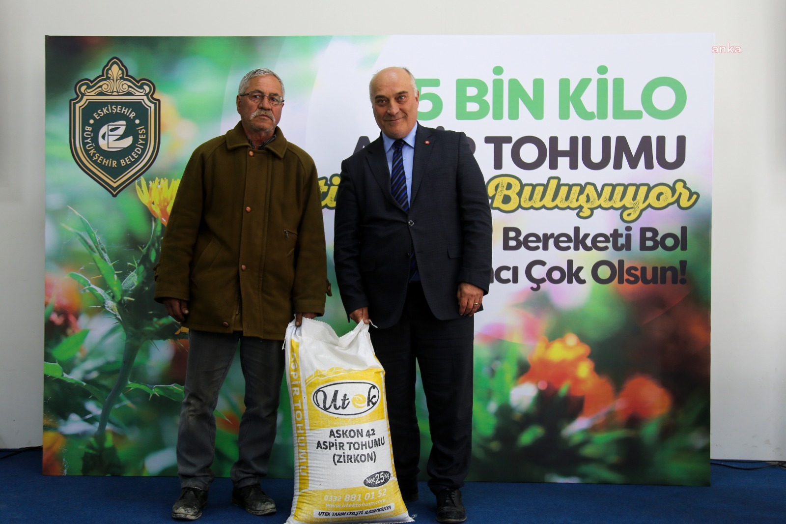 ESKİŞEHİR BÜYÜKŞEHİR’DEN ÇİFTÇİLERE ASPİR TOHUMU DESTEĞİ