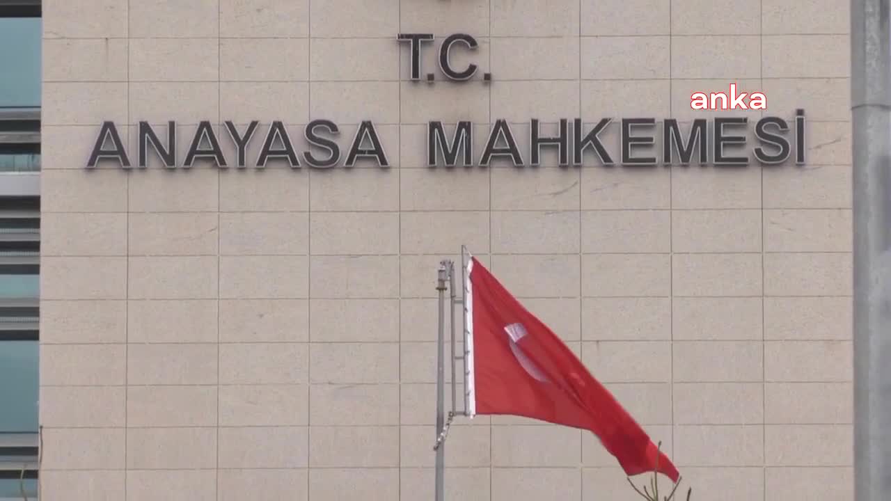 AYM, KHK İLE KAPATILAN KURUMLARLA İLGİLİ HAZİNE’YE VERİLEN YETKİYİ ANAYASA’YA UYGUN BULDU… AYM BAŞKANI ARSLAN, KARARA MUHALİF KALDI: “ÖNGÖRÜLEN YETERLİ GÜVENCELERİ SAĞLAMIYOR”
