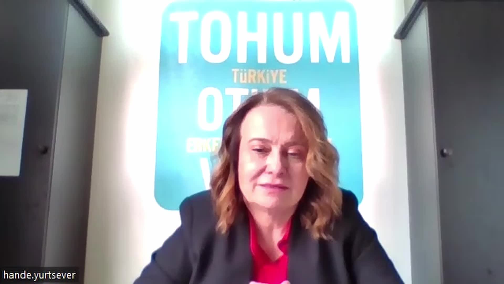 TOHUM OTİZM VAKFI KURUCU GENEL BAŞKAN YARDIMCISI AYLİN SEZGİN: “DEPREMDEN SONRA NORMAL HAYATA DÖNMEK 2-3 YIL SÜRECEK. 2-3 YIL BİR OTİZMLİNİN HAYATINDA İNANILMAZ BİR FARK YARATABİLİR. ÇOK BÜYÜK BİR ZAMAN KAYBI”
