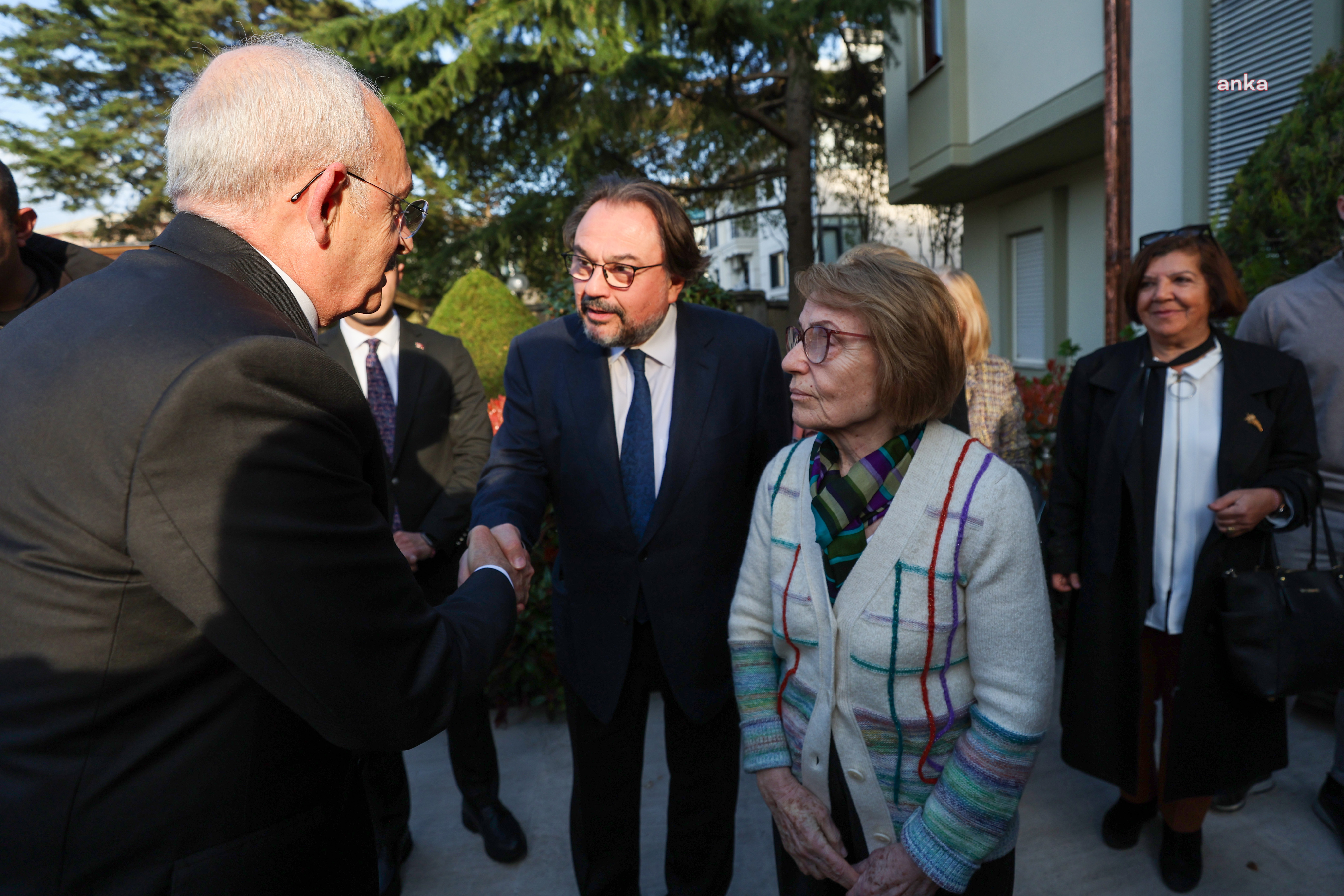CUMHURBAŞKANI ADAYI KILIÇDAROĞLU’NDAN ERSİN ARIOĞLU’NUN AİLESİNE TAZİYE ZİYARETİ
