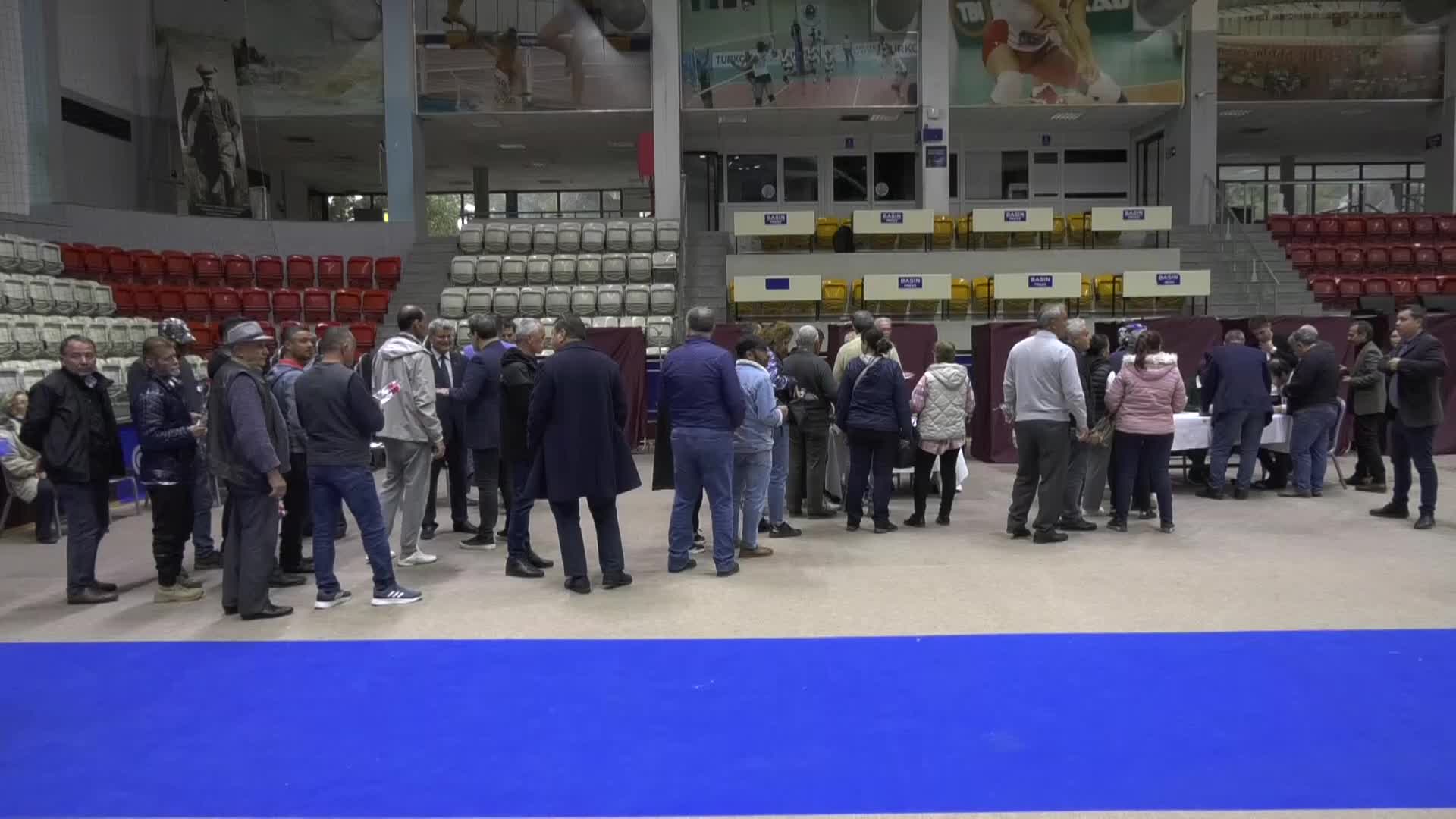 İYİ PARTİ’NİN İZMİR TEŞKİLATINDA TEMAYÜL YOKLAMASI HEYECANI