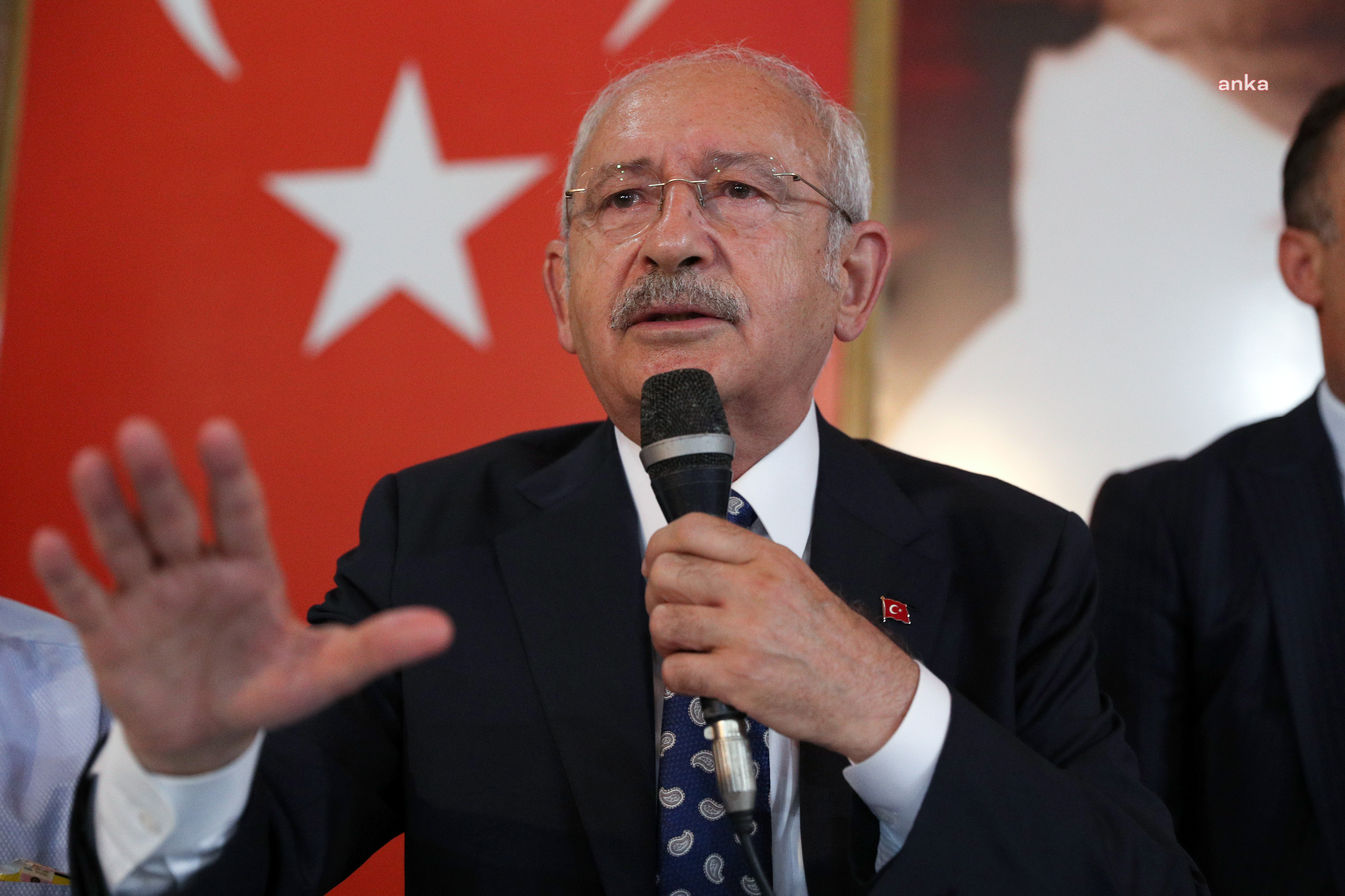 CUMHURBAŞKANI ADAYI KILIÇDAROĞLU’NDAN MEHMETÇİĞE: “AFGAN KAÇAKLARIN ÜLKEMİZE AKTIĞININ HABERLERİ GELİYOR. SINIRDA GÖREVİNİZİ YAPIN, KİMSEYİ DİNLEMEYİN”