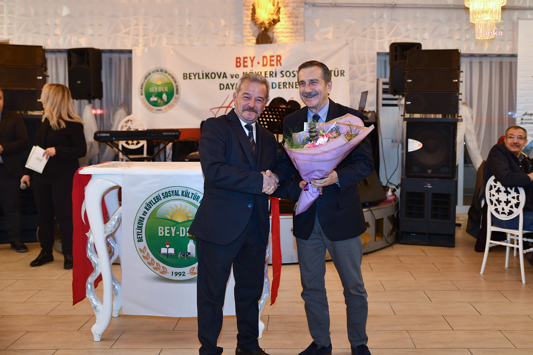 TEPEBAŞI BELEDİYE BAŞKANI ATAÇ, İFTARDA BEYLİKOVALILAR İLE BULUŞTU