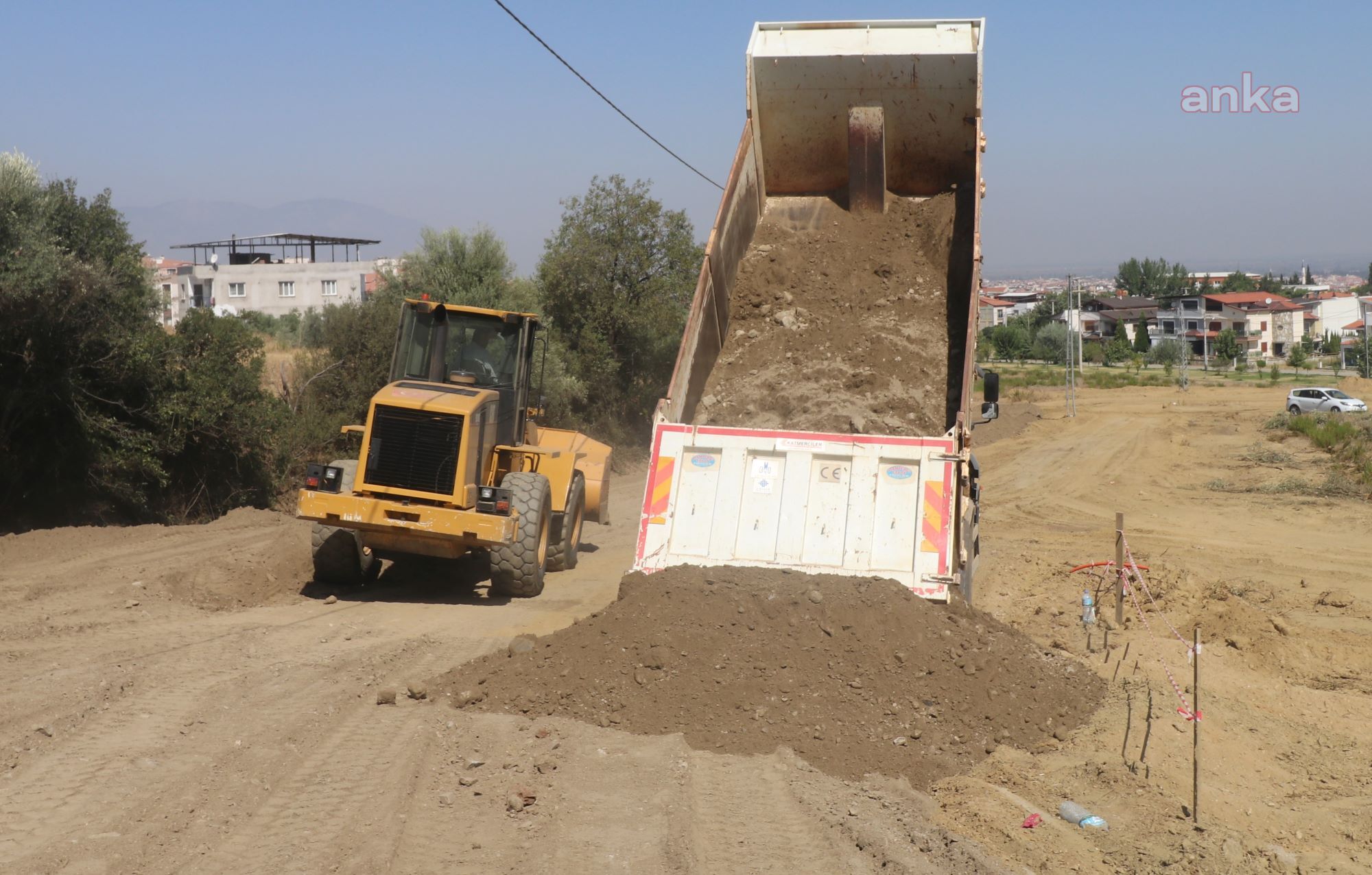 TURGUTLU BELEDİYESİ EKİPLERİ, ÇALIŞMALARINA ARA VERMİYOR