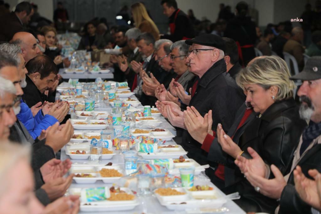 ODUNPAZARI BELEDİYESİ’NİN İFTAR SOFRASI MAHMUDİYE'DE KURULDU