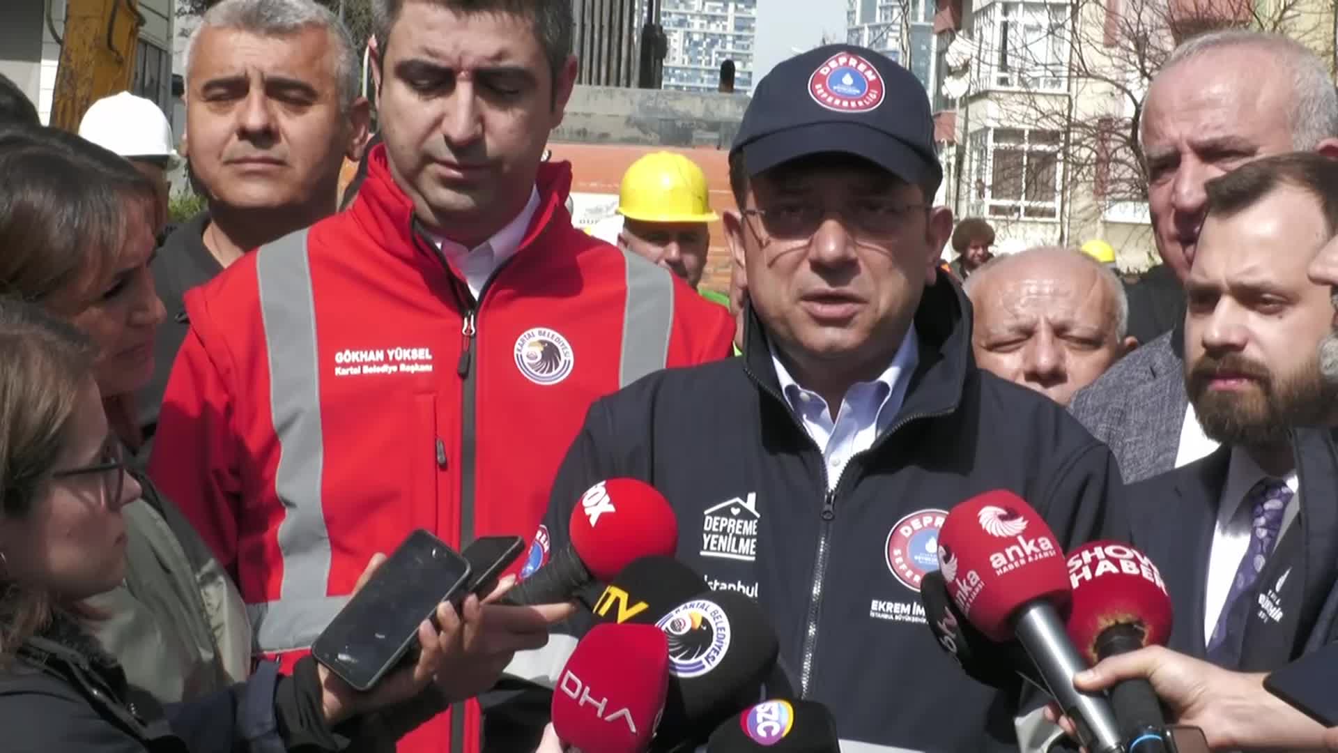 İMAMOĞLU'NDAN ERDOĞAN'A 'RANTSAL DÖNÜŞÜM' YANITI: "ÜSKÜDARLIDIR KENDİLERİ. YÜRÜYEREK, KUŞKONMAZ CAMİİ’NİN YANINA GİTSİN, O BARAKALARA NİÇİN İMAR ÇIKARTTIĞINI, ŞEHİRCİLİK BAKANI’NA SORSUN"