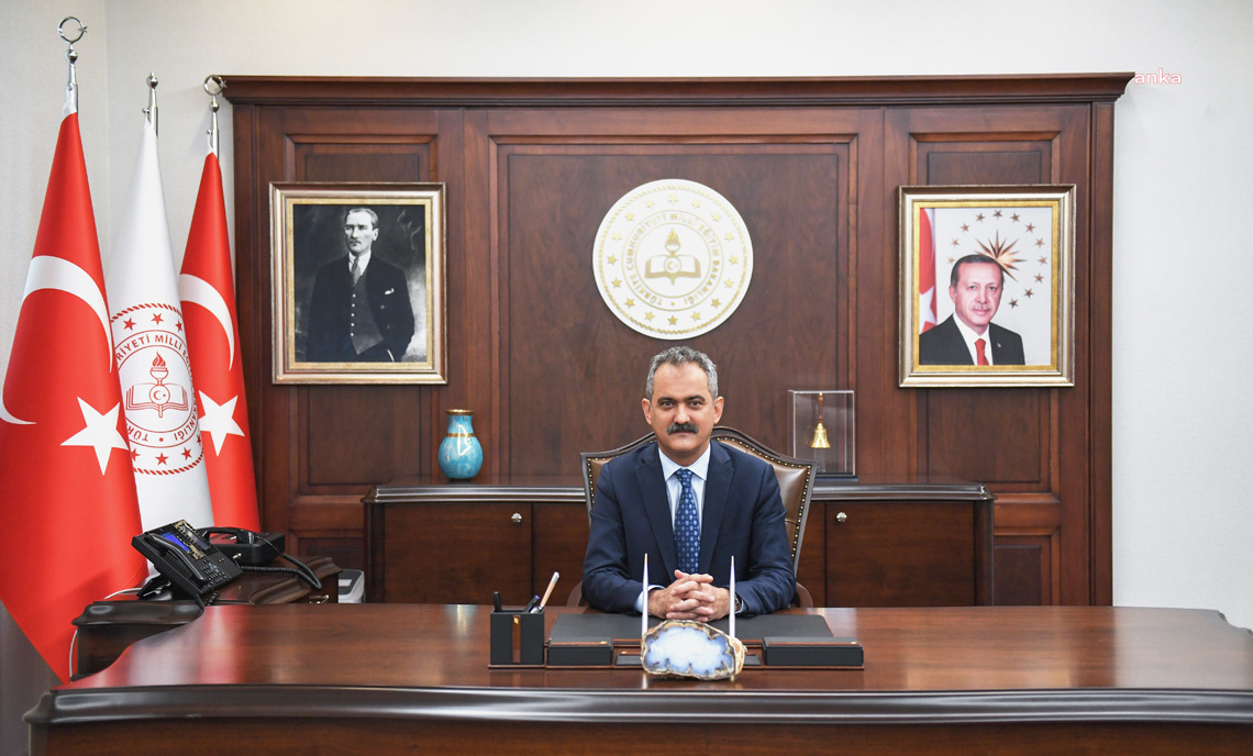 BAKAN ÖZER'DEN DEPREM BÖLGESİNDEKİ ÖZEL OKUL ÖĞRETMENLERİNİN DURUMUYLA İLGİLİ SORUYA YANIT: BAKANLIĞIMIZCA BİR İSTİHDAM SAĞLANMASINA YÖNELİK ÇALIŞMA BULUNMAMAKTADIR