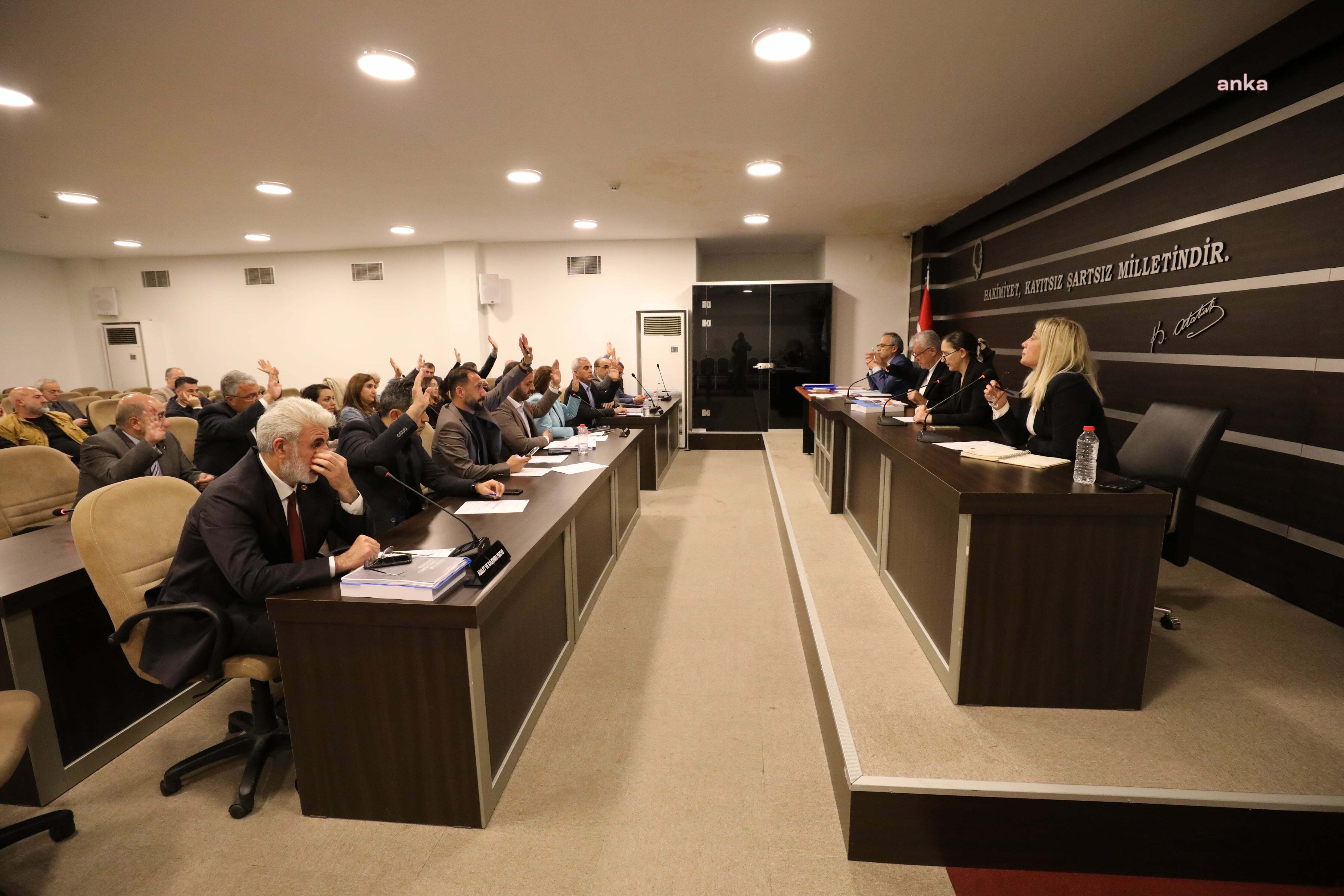 NARLIDERE BELEDİYESİ'NİN FAALİYET RAPORU OYBİRLİĞİ İLE KABUL EDİLDİ