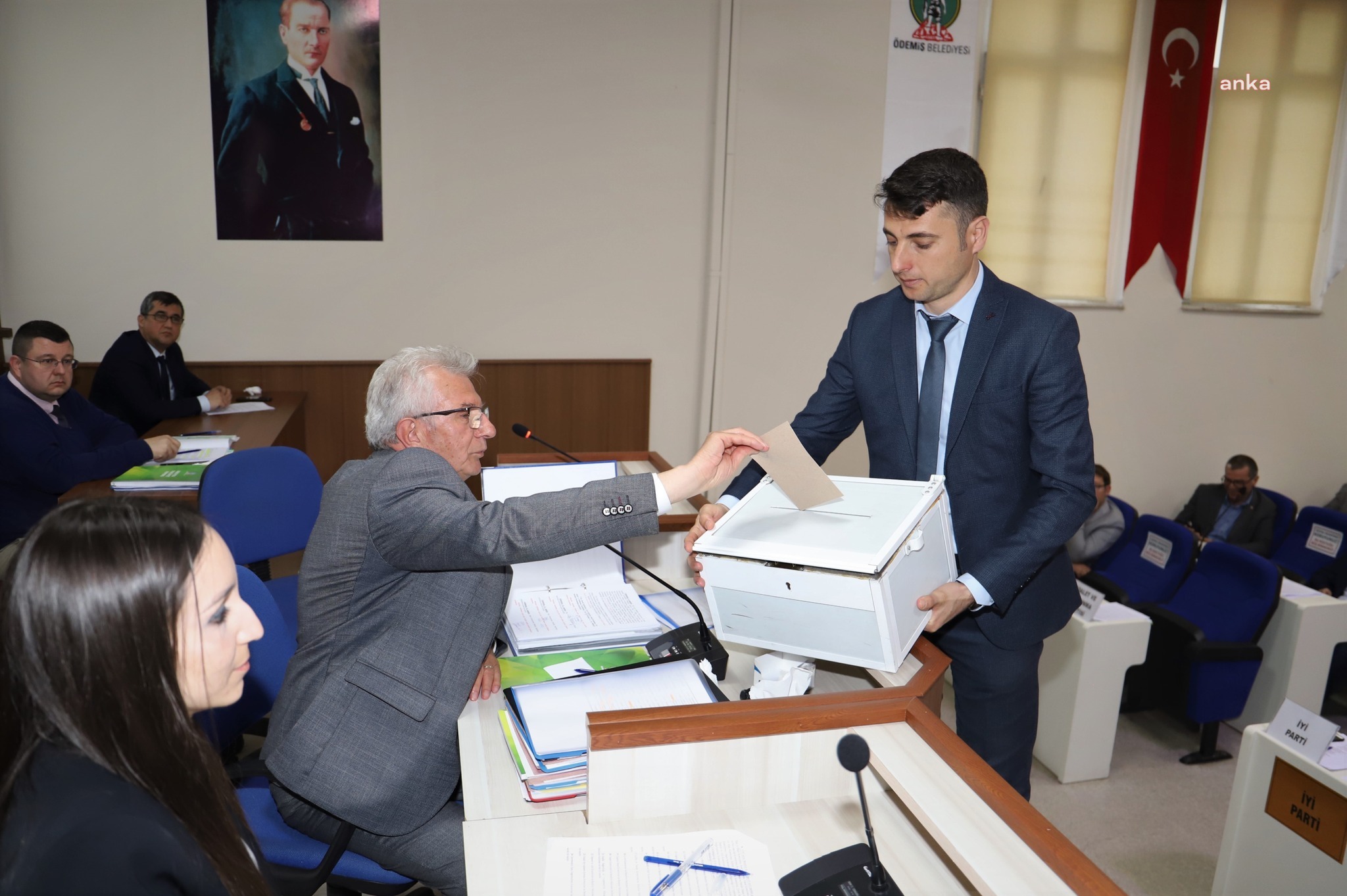 ÖDEMİŞ BELEDİYE BAŞKANI ERİŞ, 2023 YATIRIMLARINI VE HEDEFLERİNİ PAYLAŞTI