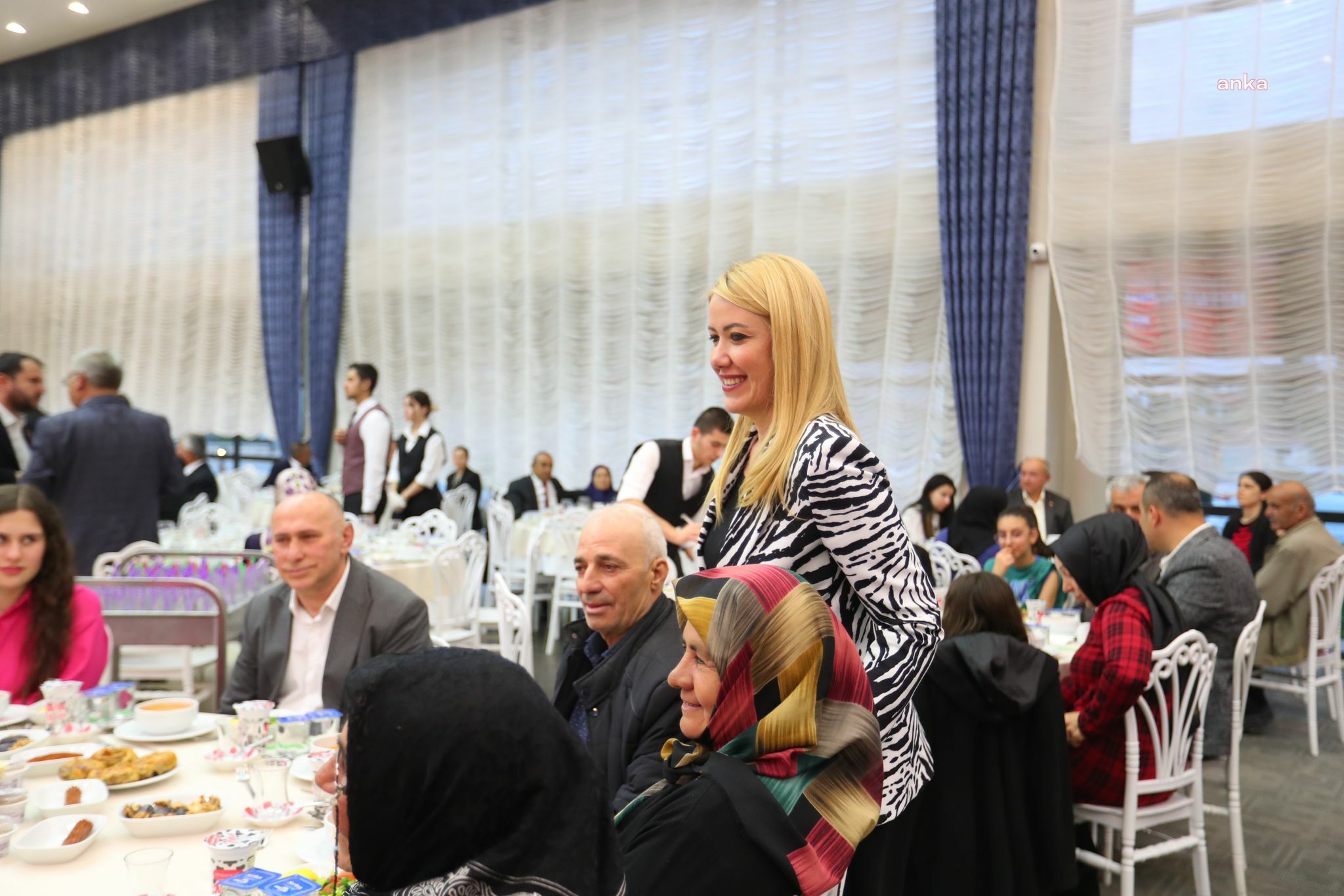 MERKEZEFENDİ BELEDİYE BAŞKANI DOĞAN, MUHTARLARI AİLELERİYLE İFTARDA AĞIRLADI