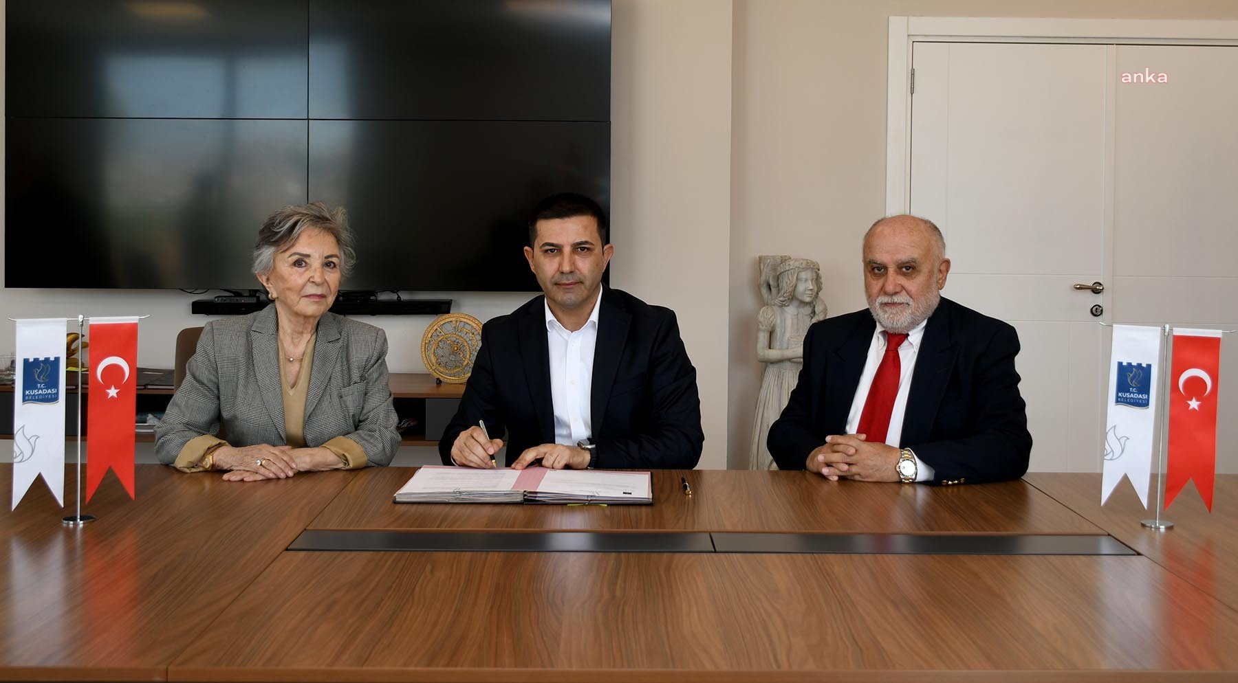 KUŞADASI BELEDİYESİ'NDEN KÜLTÜR-SANAT VE EĞİTİM ALANINDA İŞ BİRLİĞİ PROTOKOLLERİ