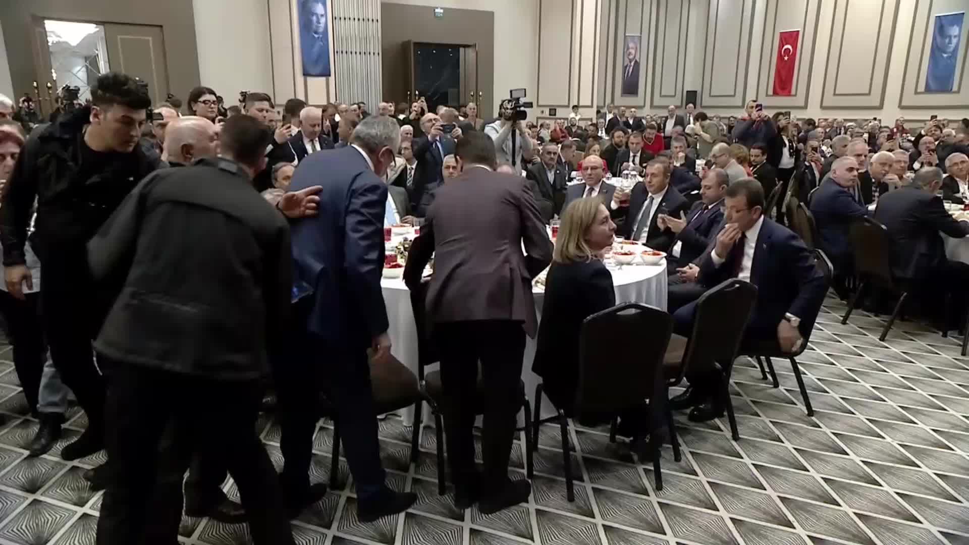KILIÇDAROĞLU: YOKSULLUĞUN SÖMÜRÜLMEDİĞİ, SİYASETE MALZEME EDİLMEDİĞİ BİR DÜZENİ İNŞA ETMEK ZORUNDAYIZ
