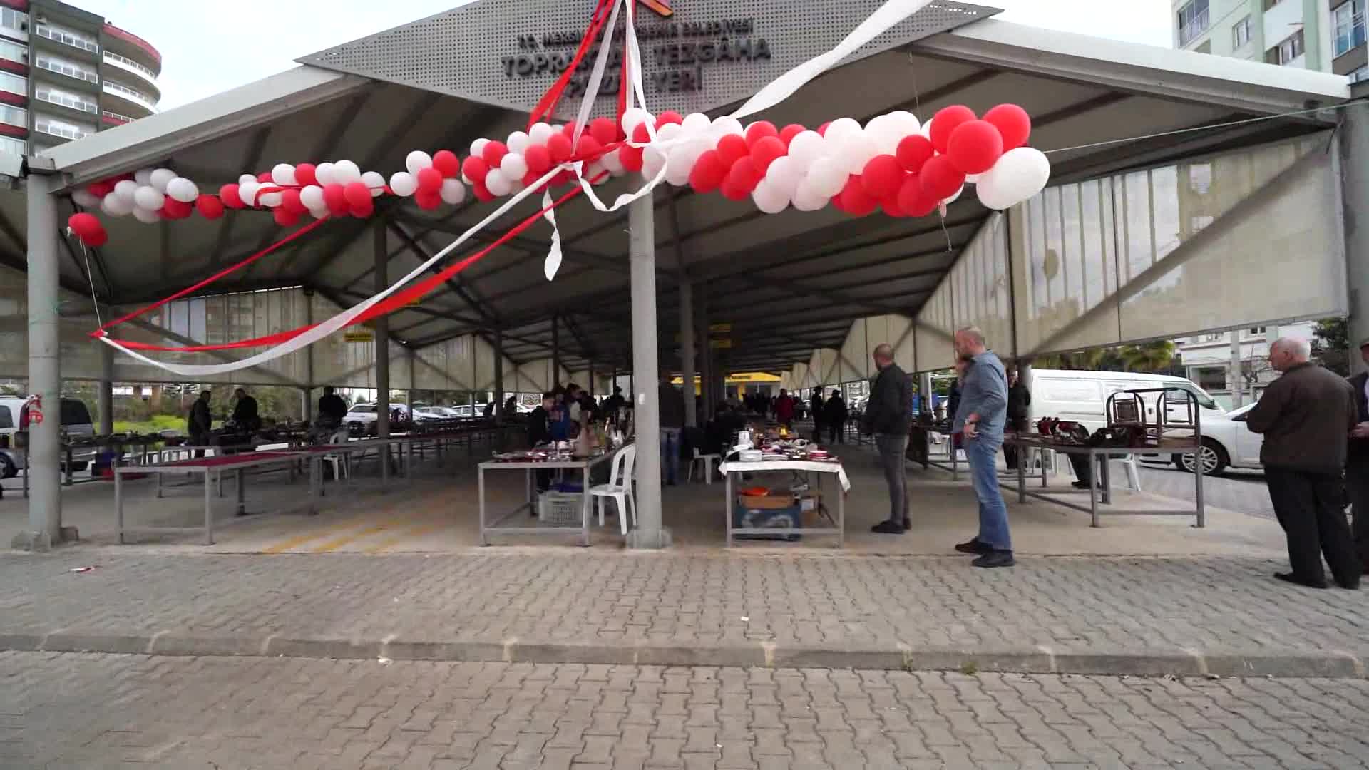 MERSİN’İN İLK ‘ANTİKA PAZARI’ VATANDAŞLARI GEÇMİŞE GÖTÜRÜYOR