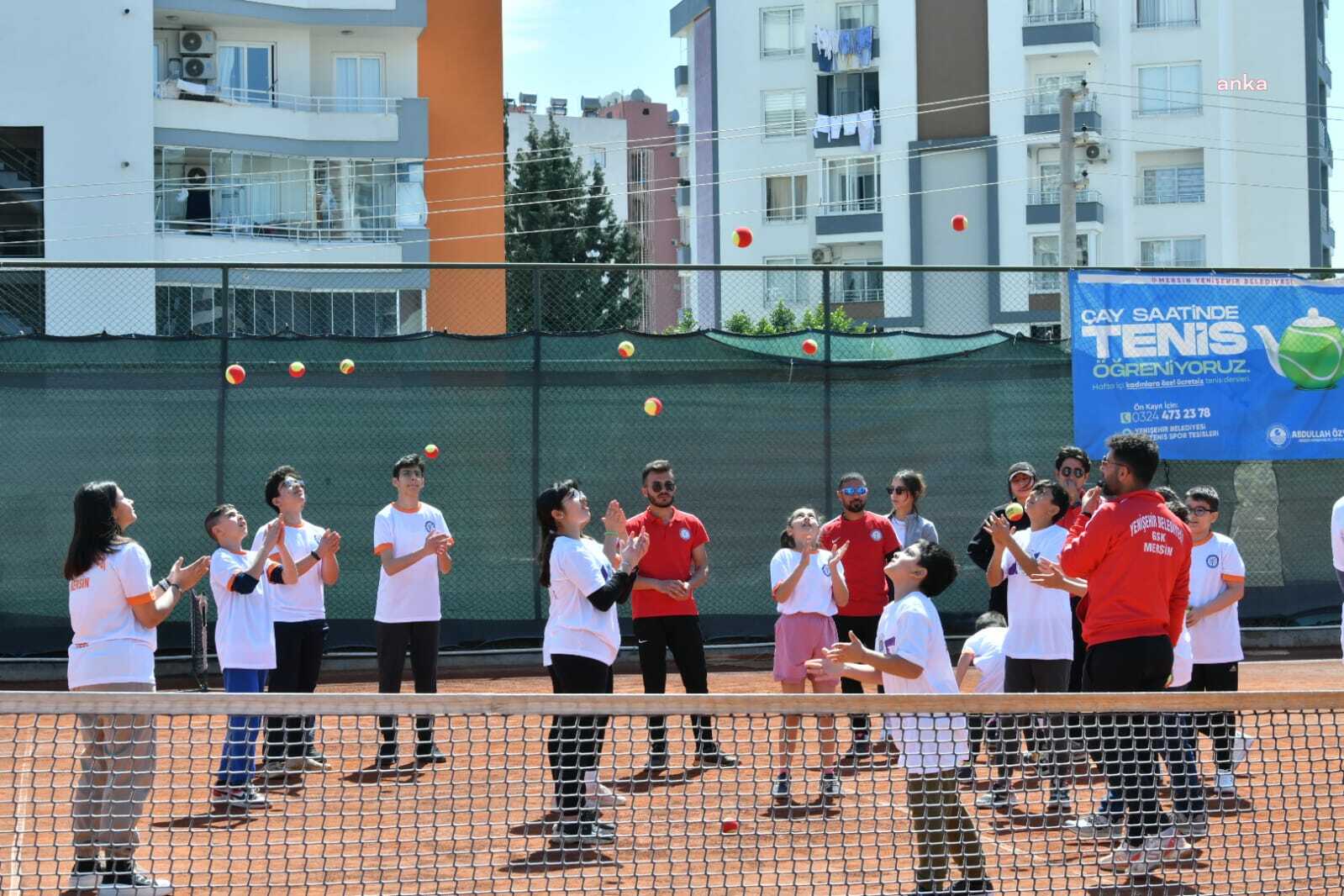 MERSİN YENİŞEHİR BELEDİYESİ, DEPREMZEDE ÇOCUKLARA SPOR KURSLARIYLA DESTEK VERİYOR