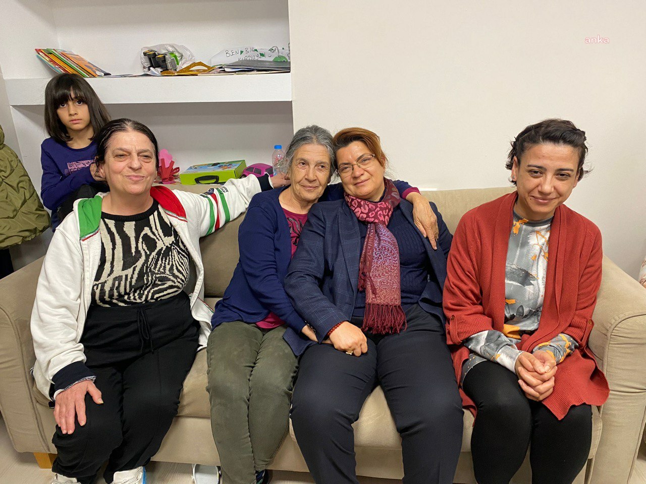 CHP HATAY MİLLETVEKİLİ ŞAHİN’DEN TEPEBAŞI BELEDİYESİ'NİN MİSAFİR ETTİĞİ DEPREMZEDELERE ZİYARET