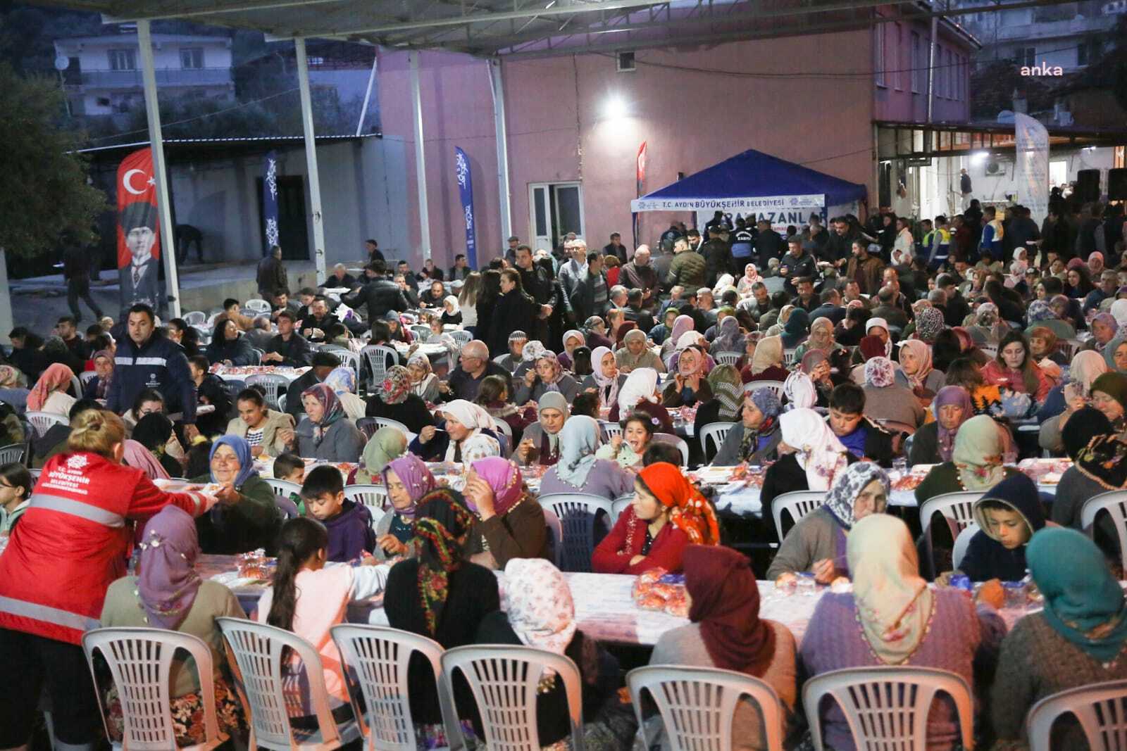 AYDINLILAR BÜYÜKŞEHİR’İN İFTAR SOFRALARINDA BULUŞMAYA DEVAM EDİYOR