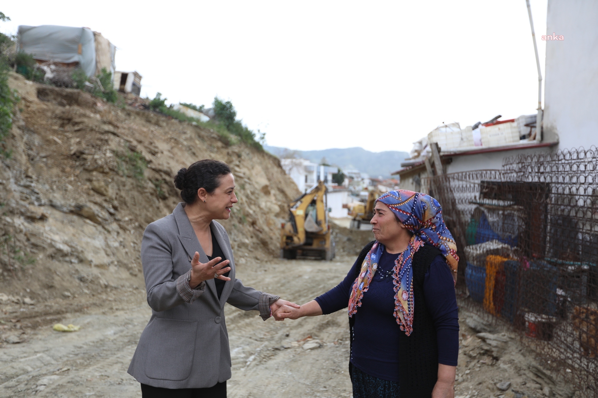 EFES SELÇUK BELEDİYE BAŞKANI SENGEL, KENTTE DEVAM EDEN ÇALIŞMALARI YERİNDE İNCELEDİ
