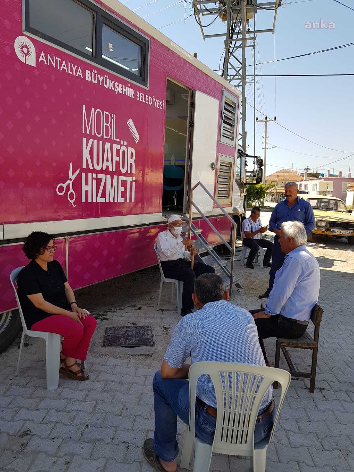 ANTALYA BÜYÜKŞEHİR'İN MOBİL KUAFÖRÜ KORKUTELİ'NDEYDİ