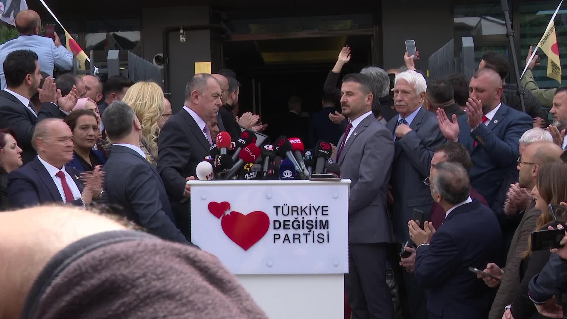 KILIÇDAROĞLU’NUN ZİYARET ETTİĞİ TDP LİDERİ SARIGÜL: “İNANIYORUM Kİ TÜRKİYE’MİZİ DEMOKRATİK PARLAMENTER SİSTEME GEÇİRECEK OLAN EN DOĞRU ADAY SAYIN KILIÇDAROĞLU’DUR”