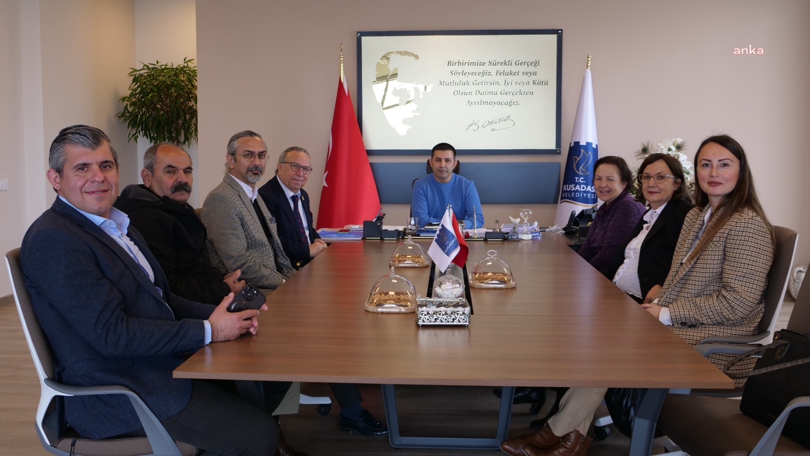 KUŞADASI BELEDİYE BAŞKANI GÜNEL, ENGELLİLERİ KORUMA DERNEĞİ YÖNETİCİLERİNİ AĞIRLADI