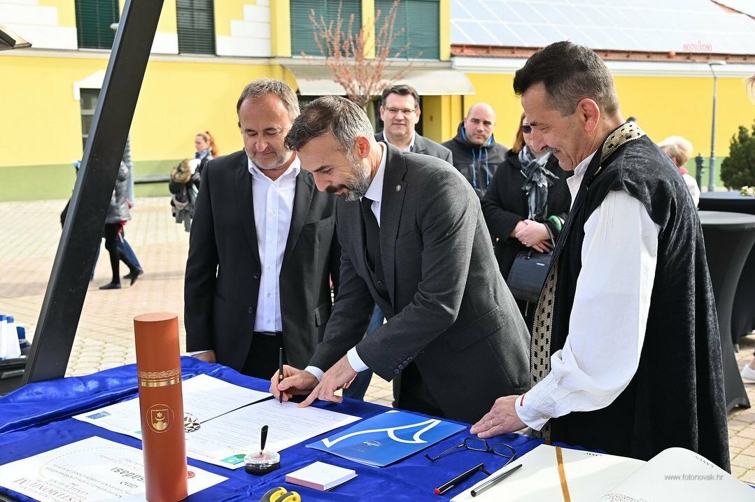 KUŞADASI BELEDİYESİ İLE LUDBREG KARDEŞ ŞEHİR OLDU
