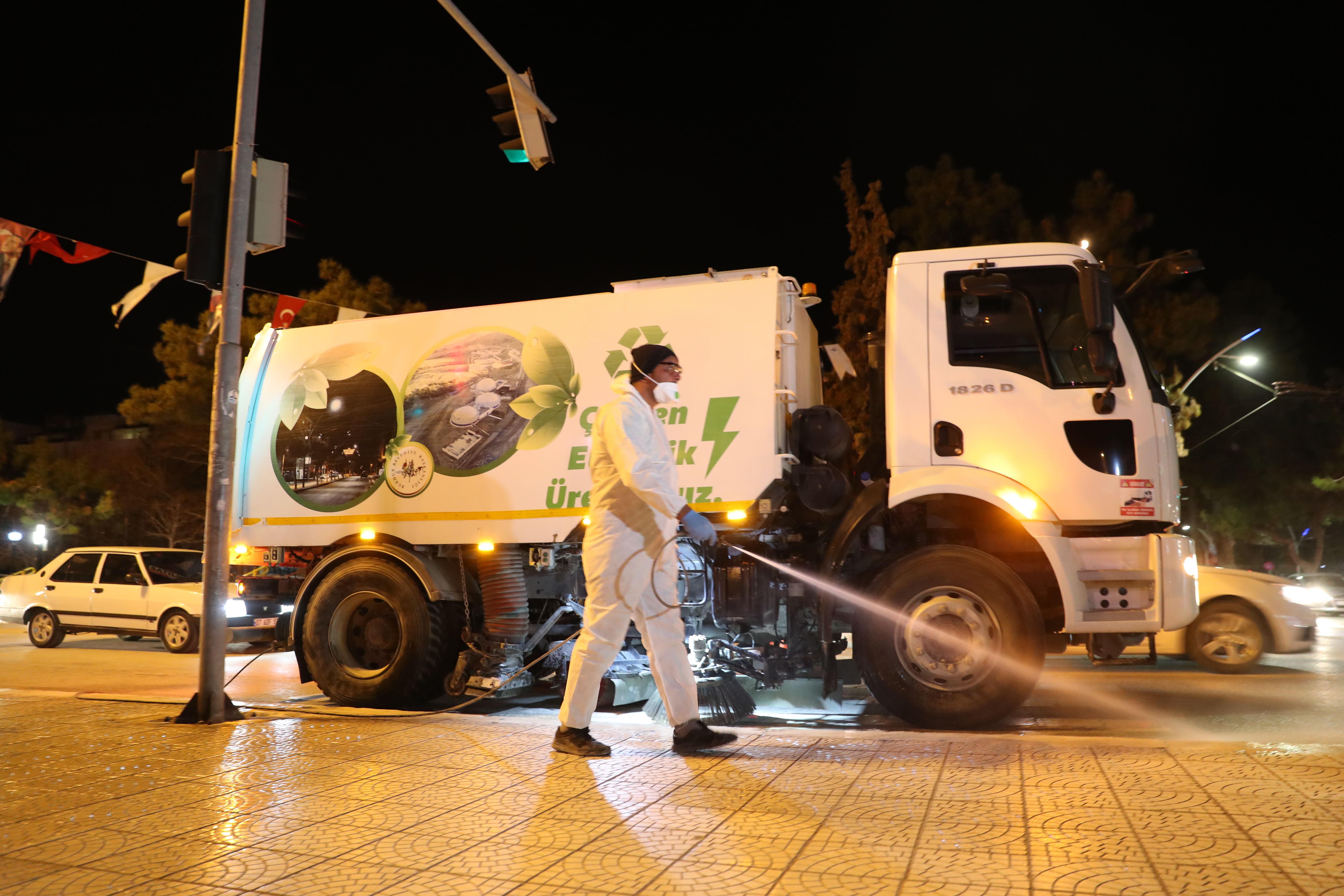 BURDUR'DA GECE TEMİZLİĞİ