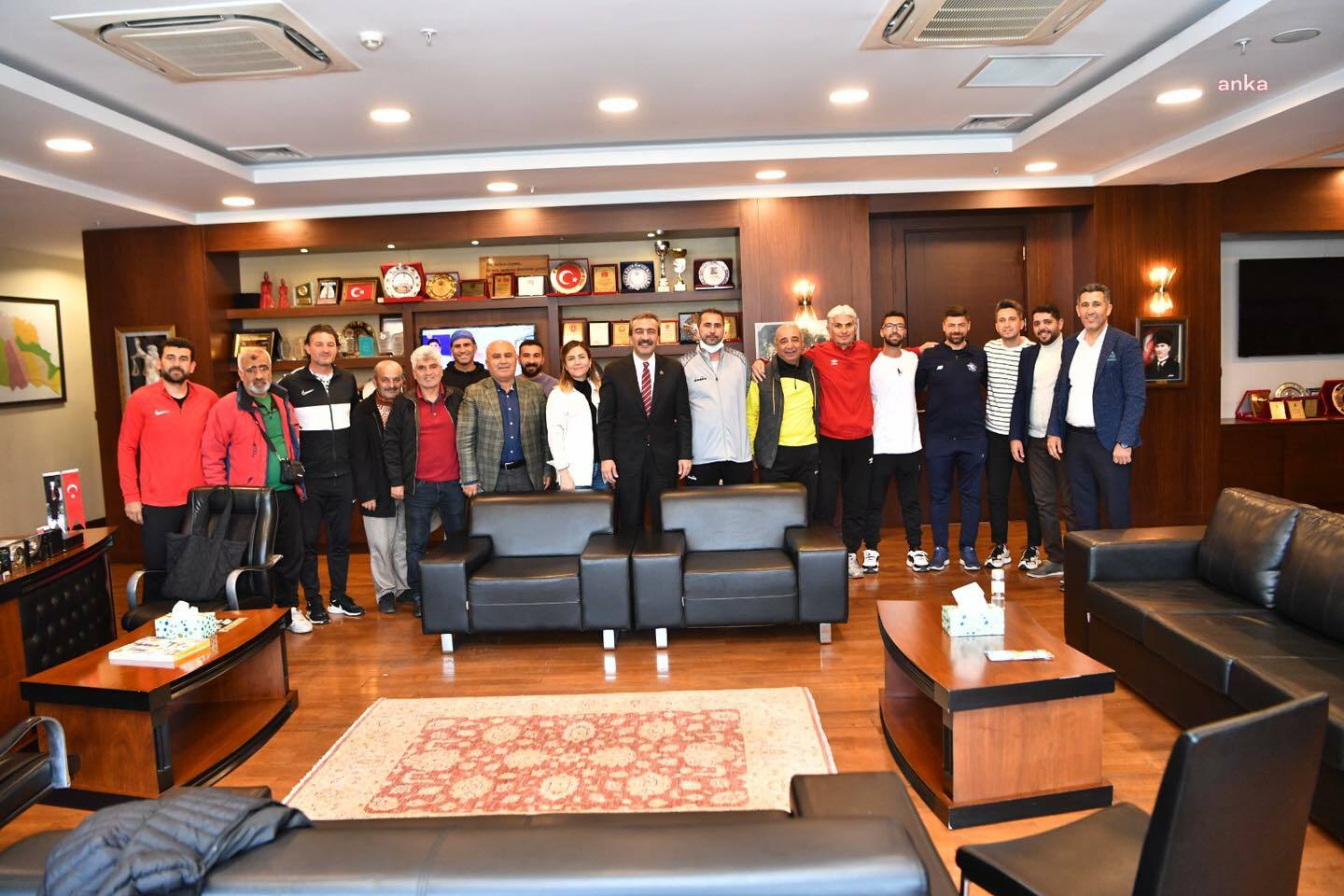 ÇUKUROVA BELEDİYESİ'NDEN DEPREMDEN ETKİLENEN ÇOCUKLAR İÇİN FUTBOL TURNUVASI