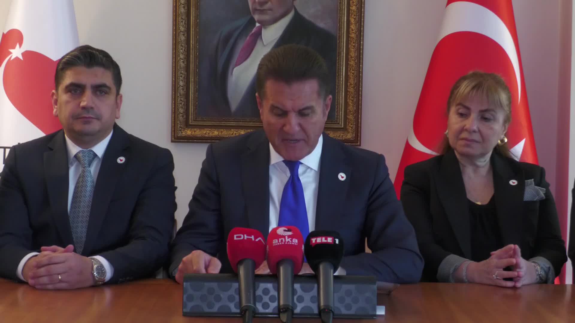 KILIÇDAROĞLU'NA DESTEĞİNİ AÇIKLAYAN TDP LİDERİ SARIGÜL: "KILIÇDAROĞLU'NUN TÜRKİYE'NİN YÜZDE YÜZÜNÜ KUCAKLAYACAĞINA İNANIYORUZ"