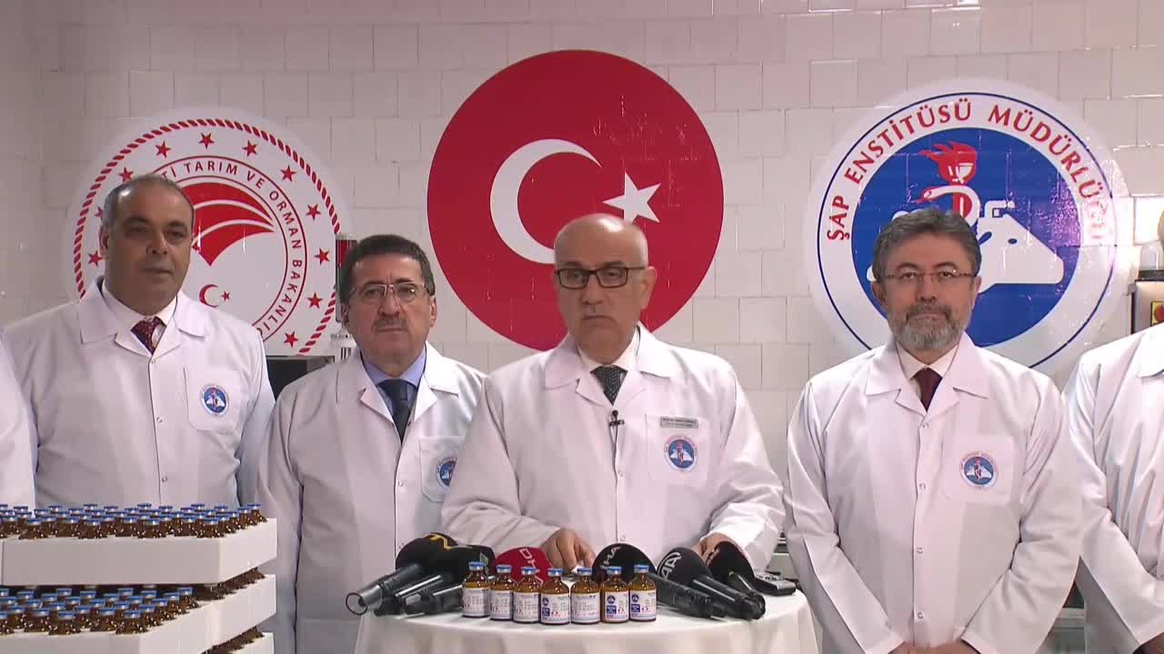 VAHİT KİRİŞCİ: "ŞAP HASTALIĞINA KARŞI 12 MİLYON AŞI ÜRETİLDİ, AŞILANMASI GEREKEN TÜM HAYVANLAR TAMAMLANINCAYA KADAR YASAKLAR DEVAM EDECEK"