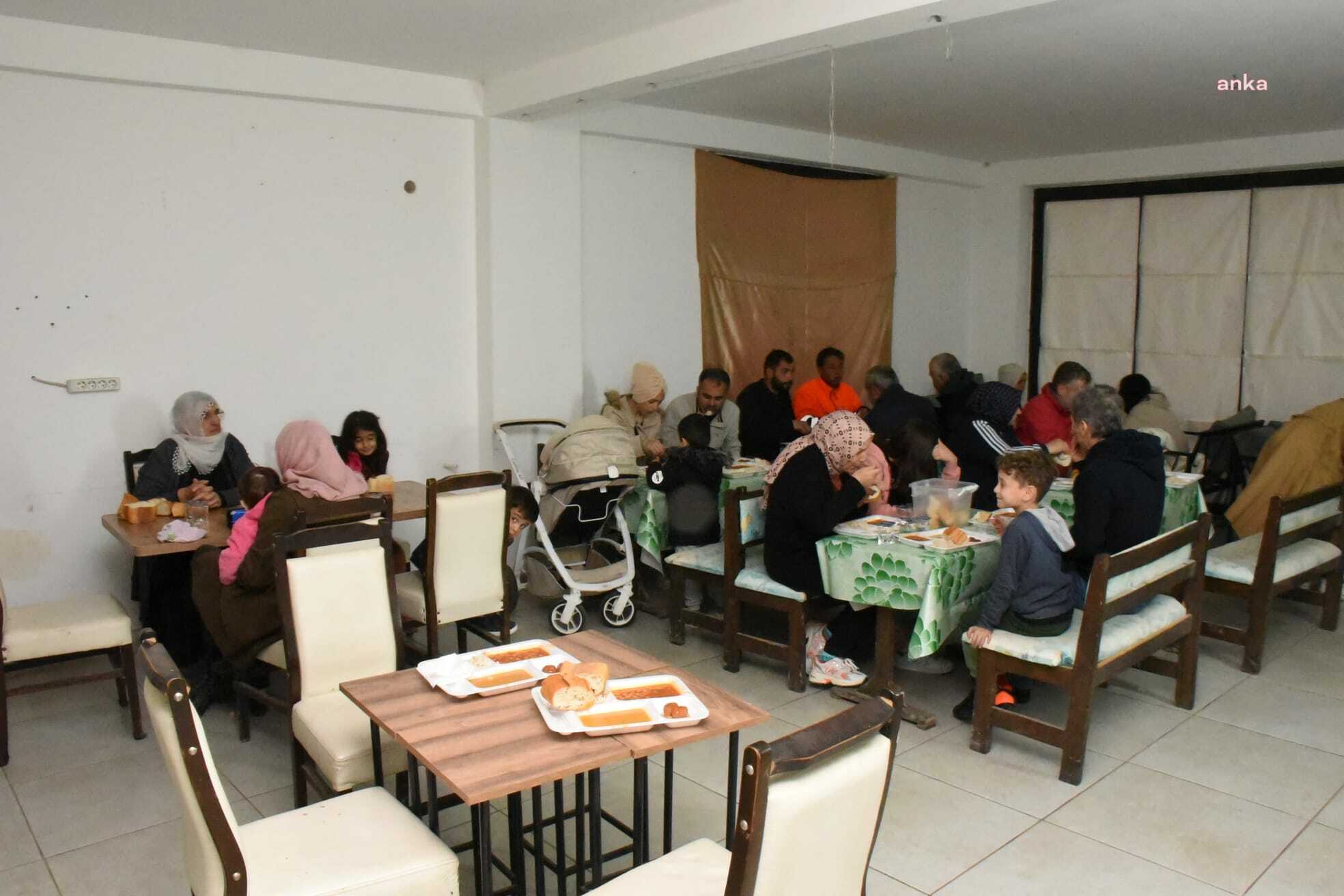 TORBALI BELEDİYESİ DEPREMZEDELERE İFTAR VERDİ