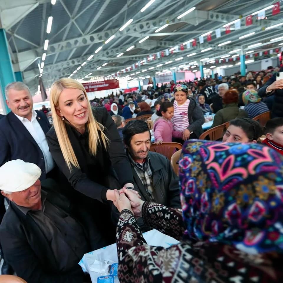 MERKEZEFENDİ BELEDİYESİ'NİN İFTAR SOFRASI MURATDEDE MAHALLESİ'NDE KURULDU