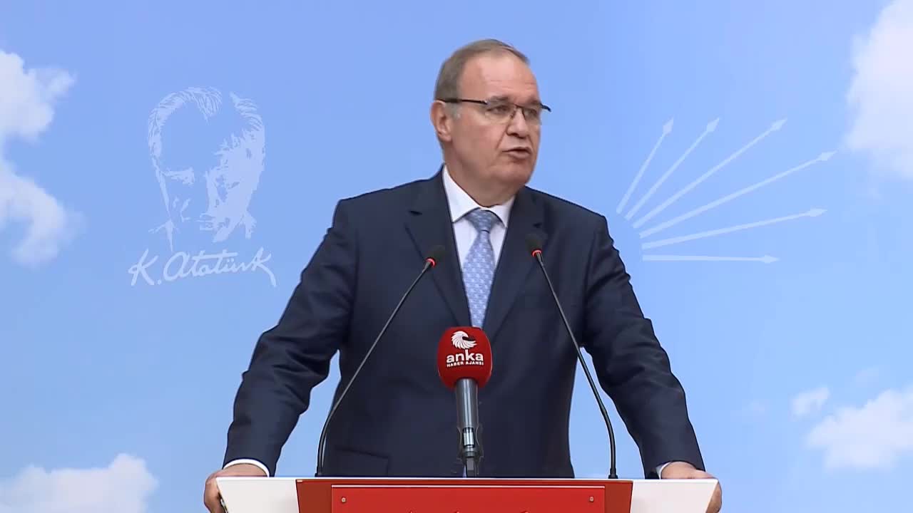 CHP’Lİ ÖZTRAK: "EKONOMİYİ YAZBOZ TAHTASINA ÇEVİREN BİR SİYASETÇİNİN O KOLTUKTA OTURMAMASI LAZIM"