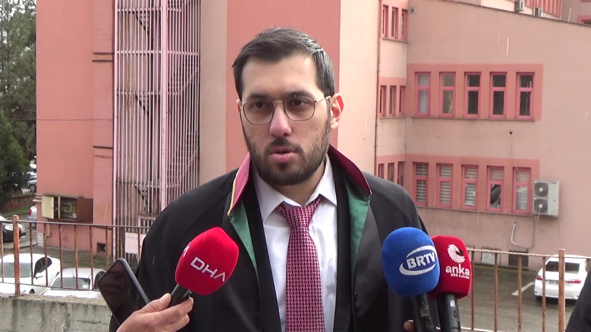 GABONLU DİNA’NIN AVUKATI KERİM BAHADIR ŞEKER: "HUKUKU AYAKLAR ALTINA ALAN BİR KARARLA KARŞI KARŞIYA KALINDI"
