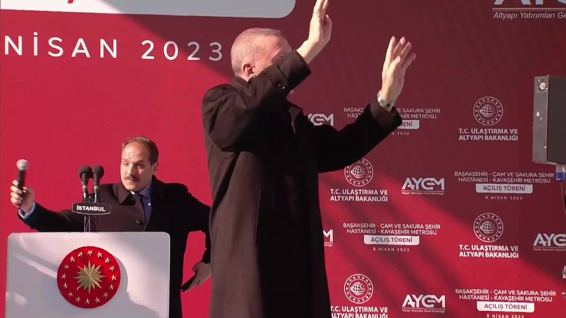 ERDOĞAN, İSTANBUL’DA: “ÜÇ YILI GEÇTİ BU BÜYÜKŞEHİR BELEDİYESİ NE YAZIK Kİ İSTANBUL’A BİR ÇİVİ DAHİ ÇAKAMADI”