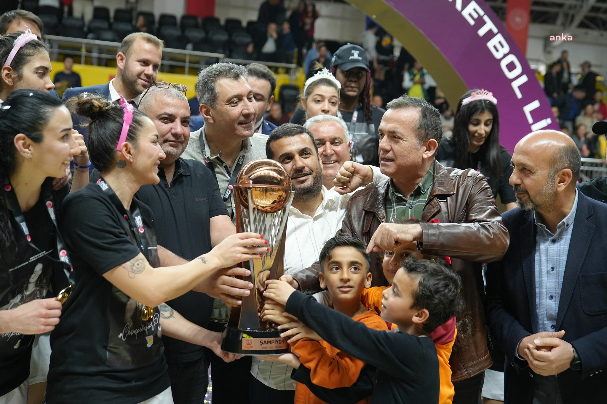 TARSUS BELEDİYESİ KADIN BASKETBOL TAKIMI, LİGİ ŞAMPİYON OLARAK TAMAMLADI