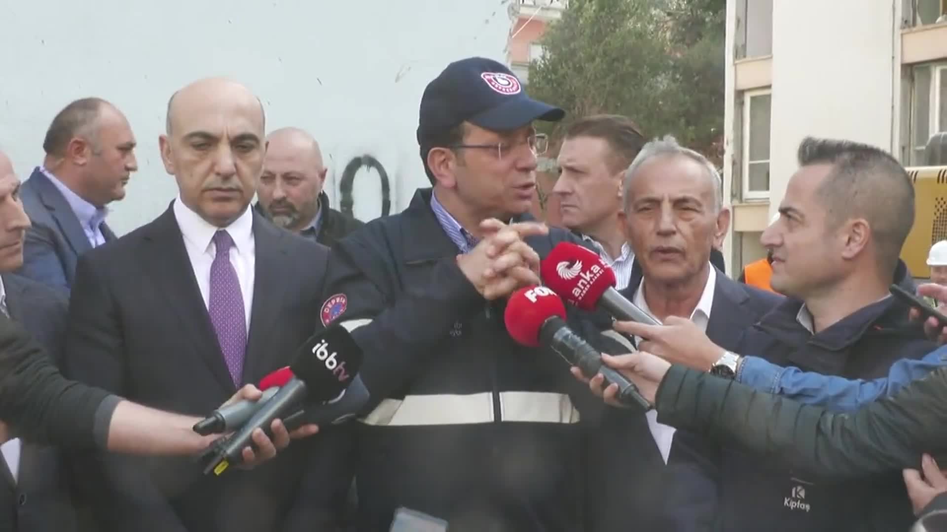 İMAMOĞLU’NDAN “ÇİVİ ÇAKAMADI” DİYEN ERDOĞAN'A YANIT: “ÇİVİ Mİ İSTİYORLAR? BAKIN BURADA KOCAMAN BİR ÇİVİ ÇAKMIŞ İMAMOĞLU VAR”