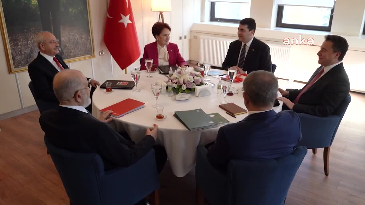 CHP, YSK'YE ADAY LİSTESİNİ SUNDU... LİSTELERDE MİLLET İTTİFAKI PARTİLERİNİN İSİMLERİNE DE YER VERİLDİ