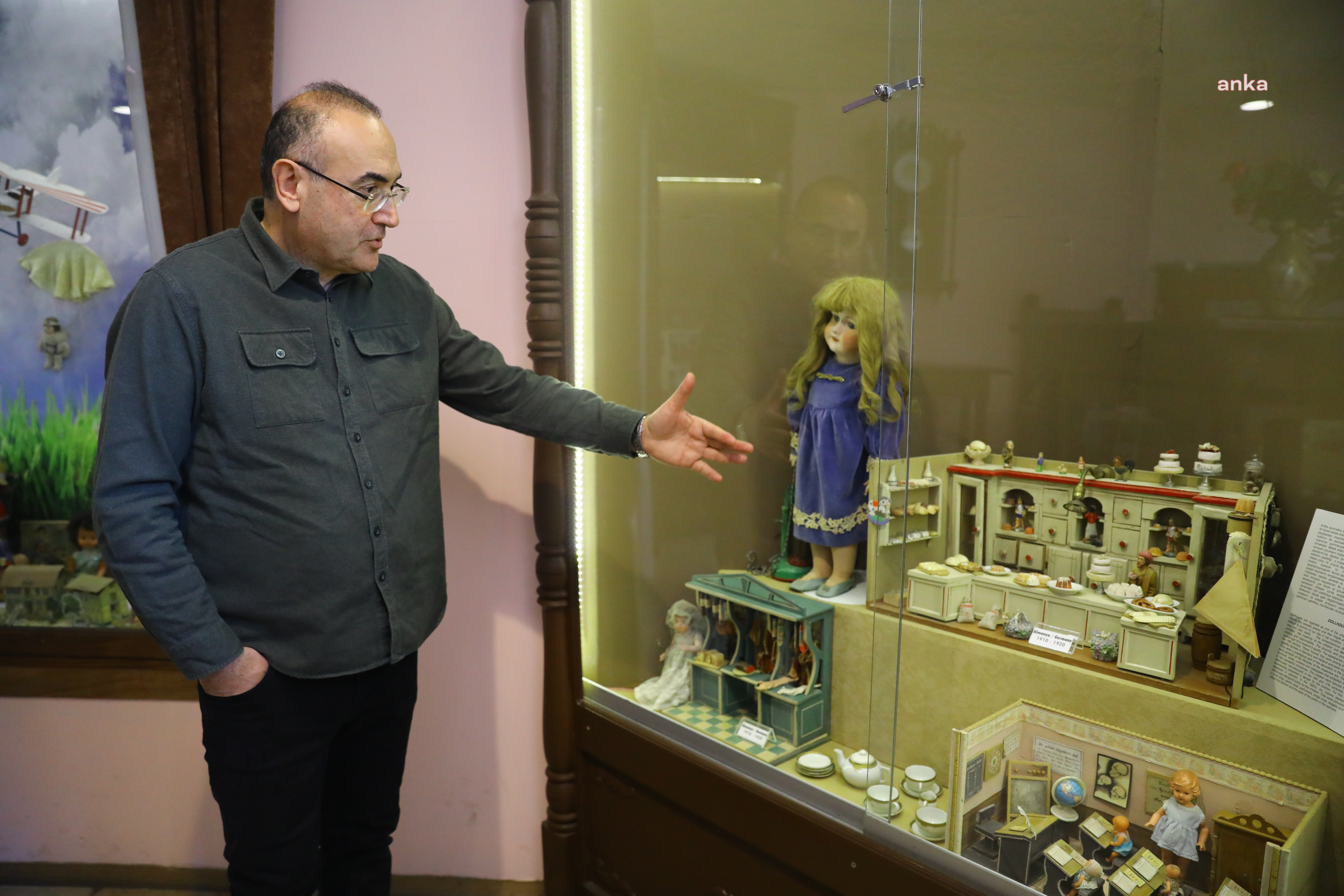 SUNAY AKIN, ANTALYA OYUNCAK MÜZESİ’Nİ ZİYARET ETTİ