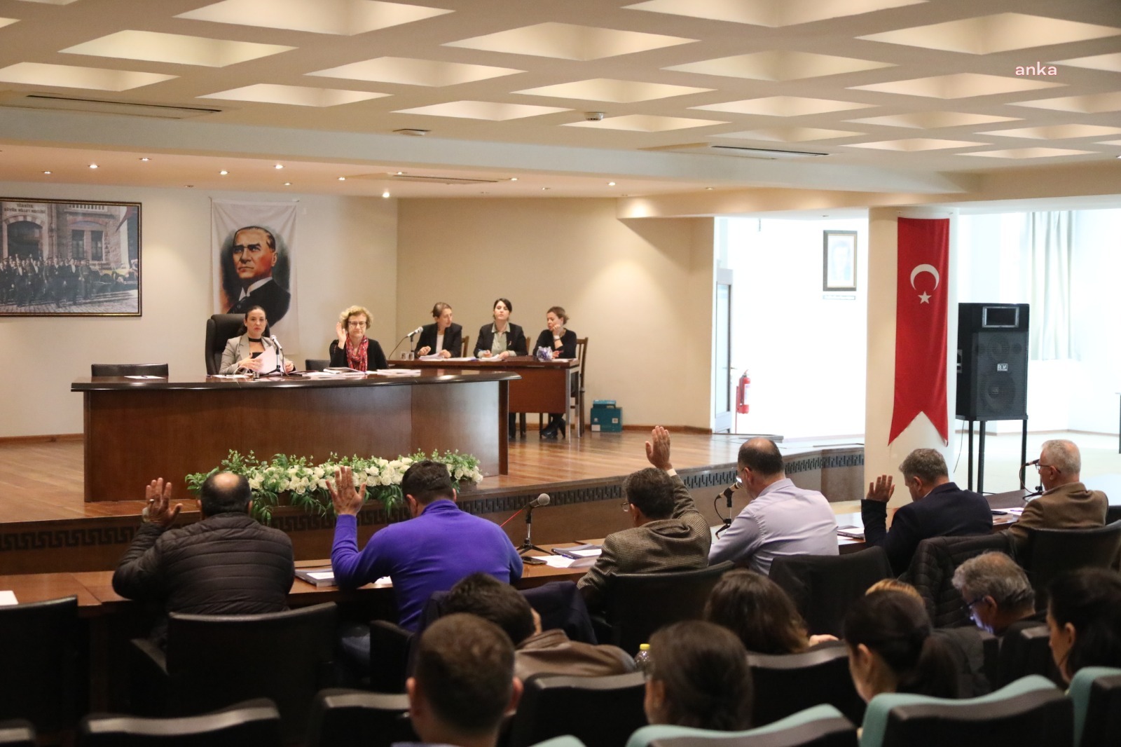 EFES SELÇUK BELEDİYE MECLİSİ'NDE FAALİYET RAPORU KABUL EDİLDİ
