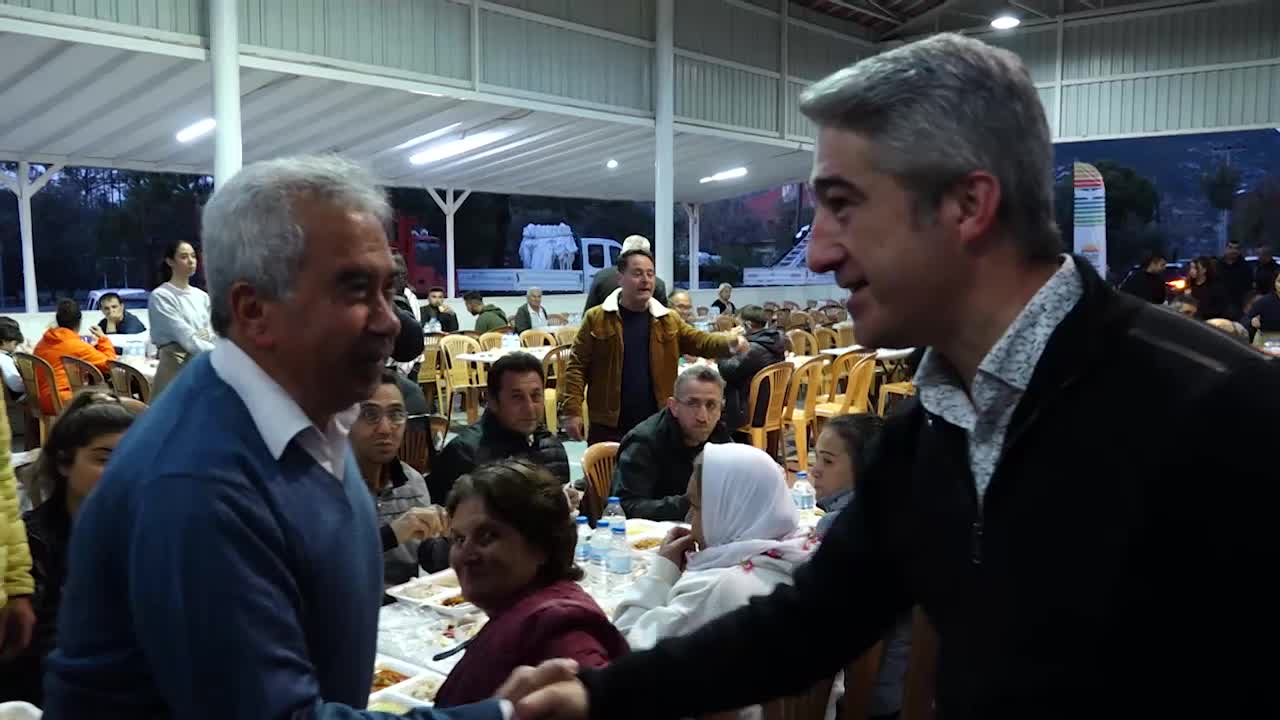 MARMARİS BELEDİYESİ, İLÇE SAKİNLERİNİ İFTAR SOFRALARINDA BULUŞTURMAYA DEVAM EDİYOR