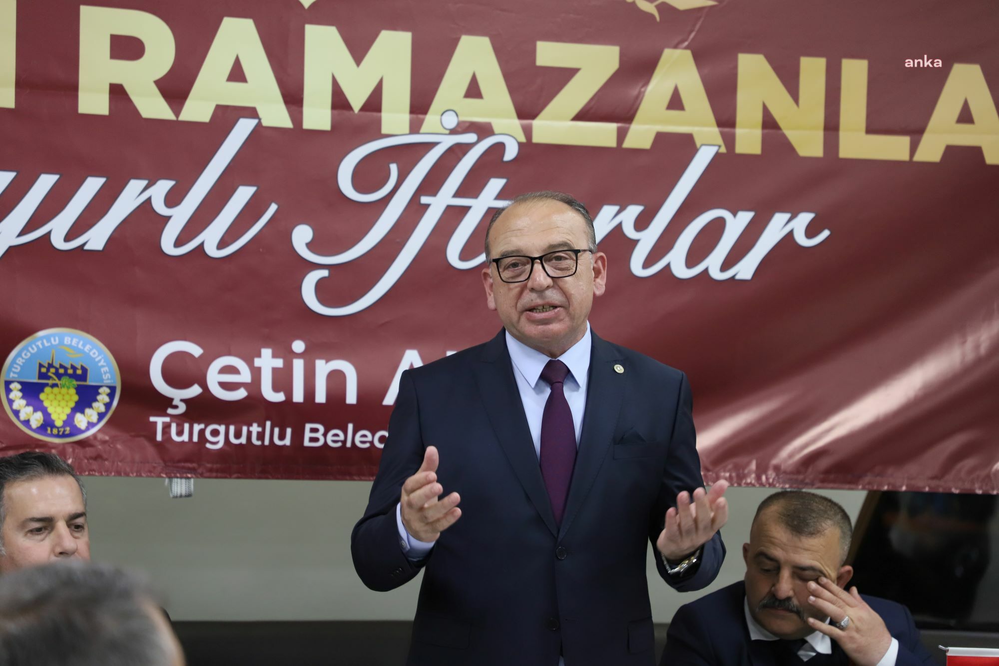 TURGUTLU BELEDİYE BAŞKANI ÇETİN AKIN, ŞEHİT VE GAZİ AİLELERİNİ İFTARDA AĞIRLADI